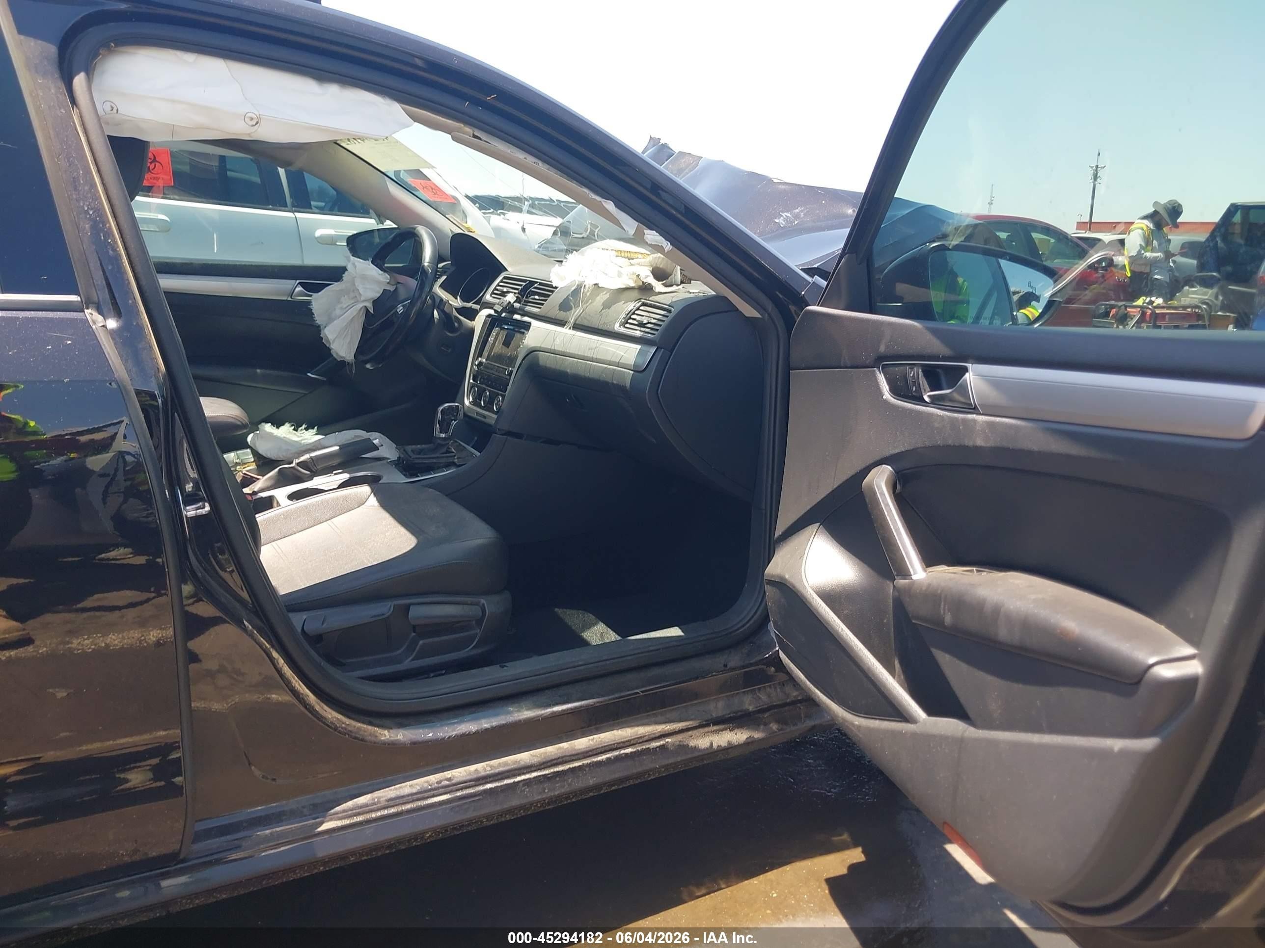 2019 Volkswagen Passat 2.0t Wolfsburg Edition Черный vin: 1VWLA7A37KC000541