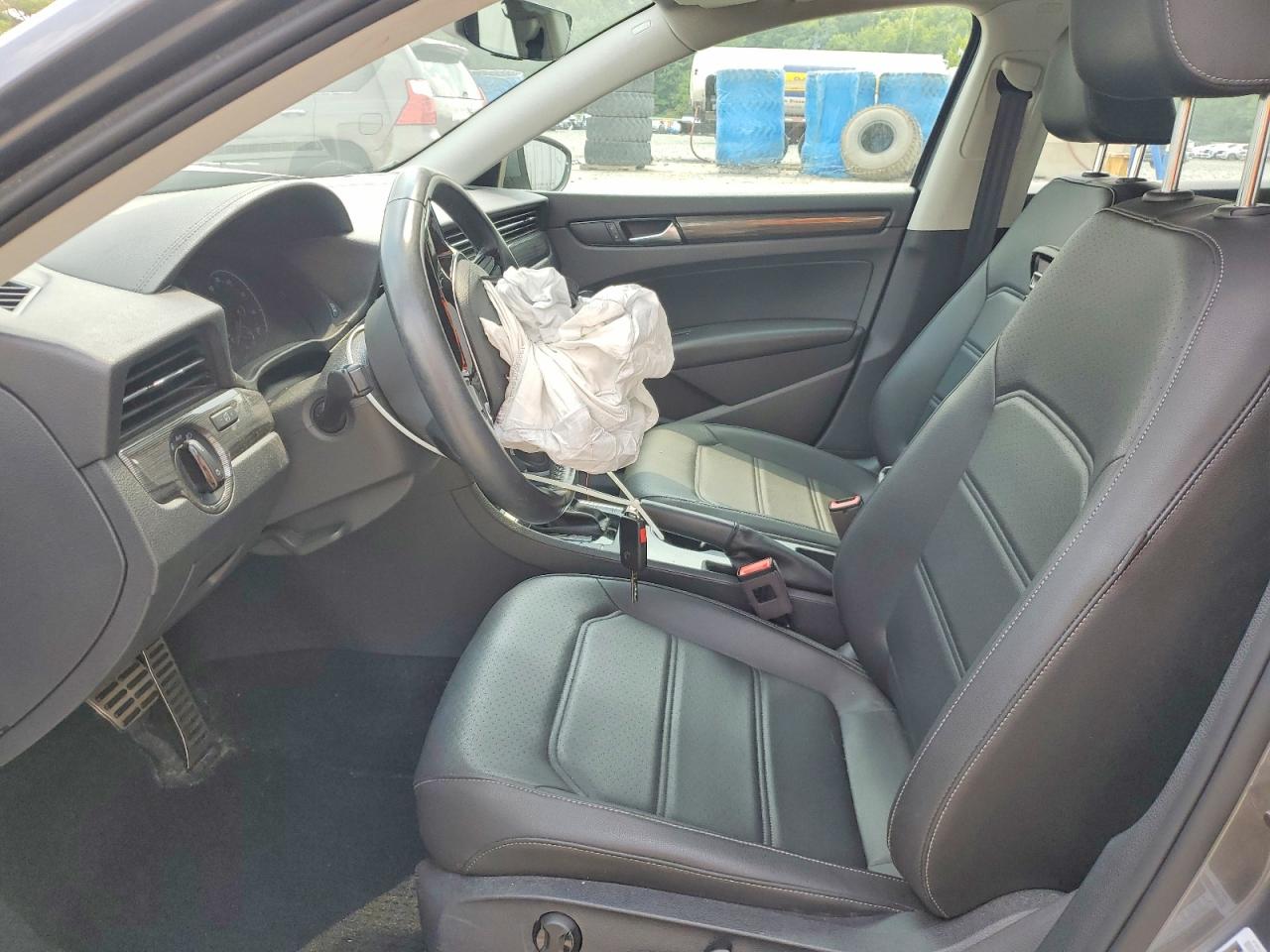 2020 Volkswagen Passat R-line Silver vin: 1VWMA7A34LC025628
