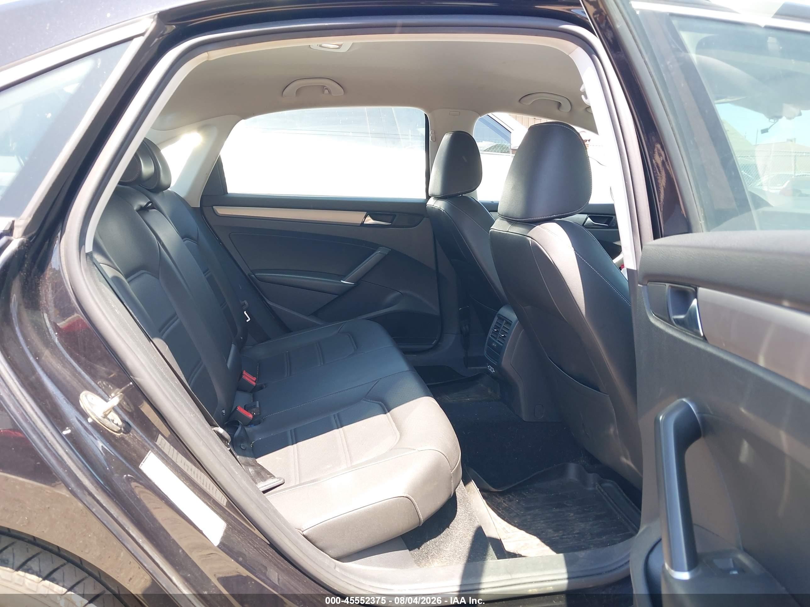 2020 Volkswagen Passat 2.0t Se Black vin: 1VWSA7A32LC016241