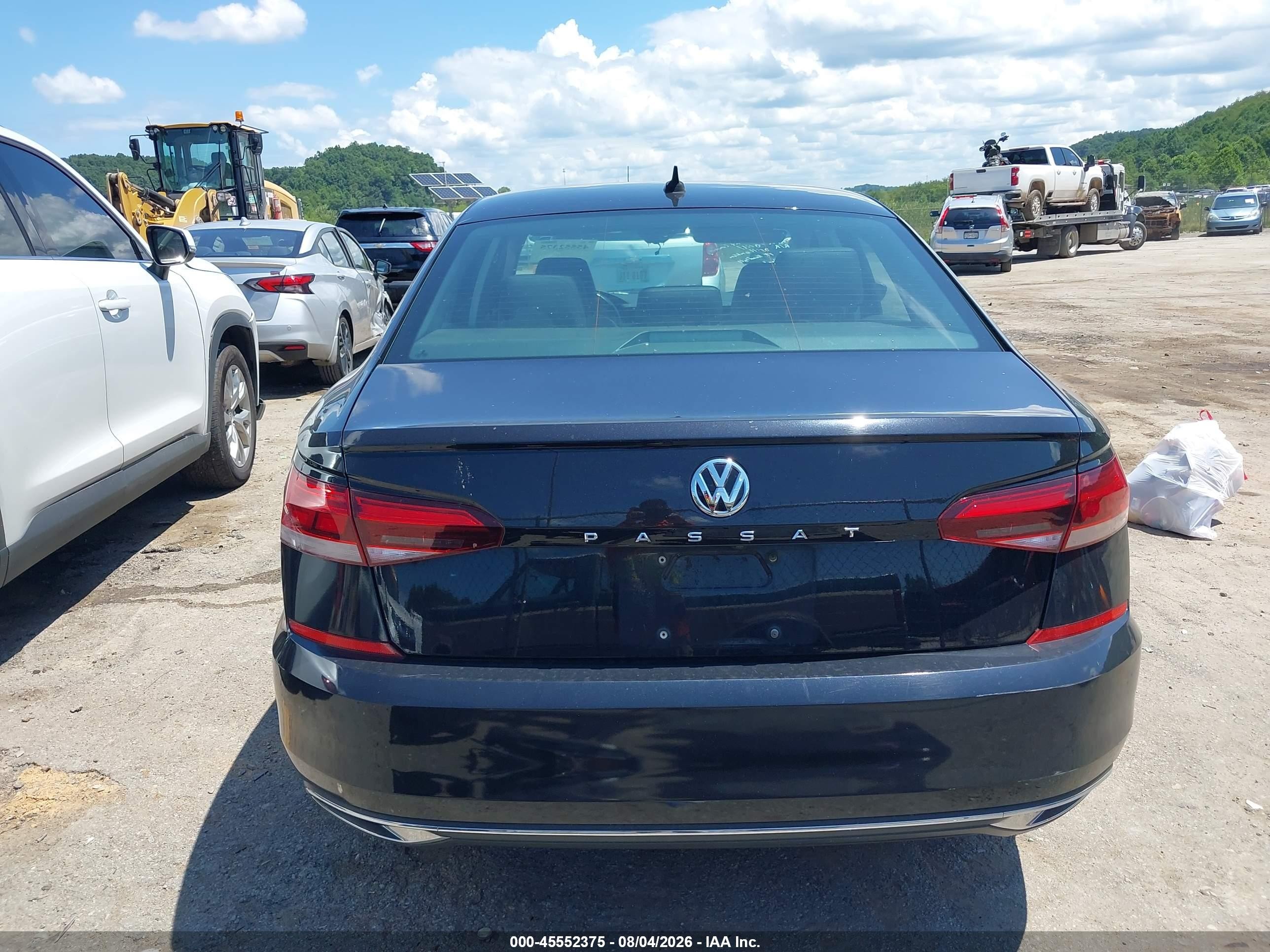 2020 Volkswagen Passat 2.0t Se Black vin: 1VWSA7A32LC016241
