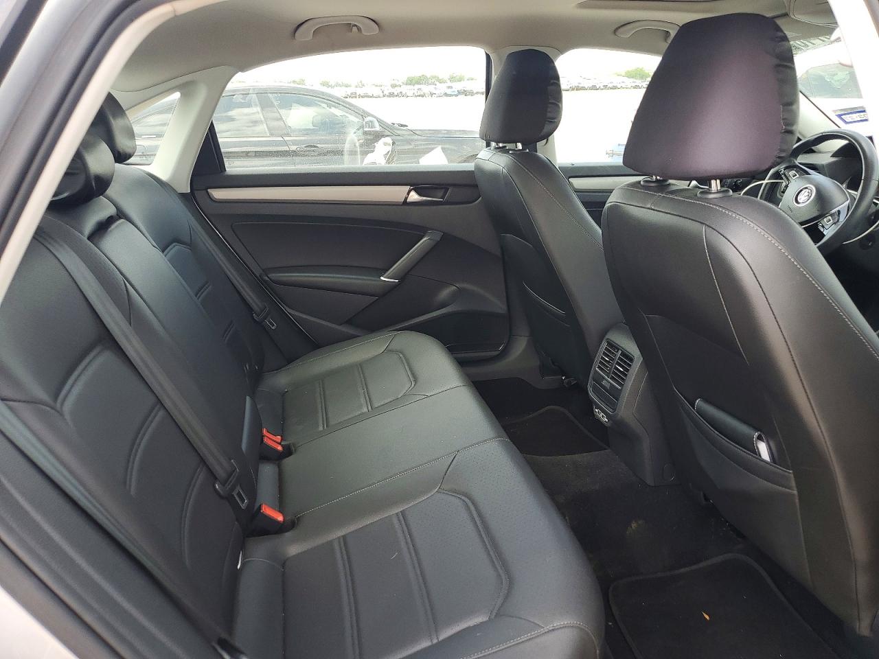 2021 Volkswagen Passat Se Silver vin: 1VWSA7A33MC005783
