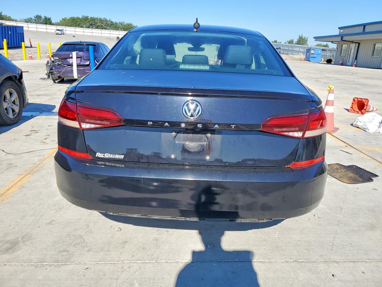 2020 Volkswagen Passat Se Black vin: 1VWSA7A37LC016428