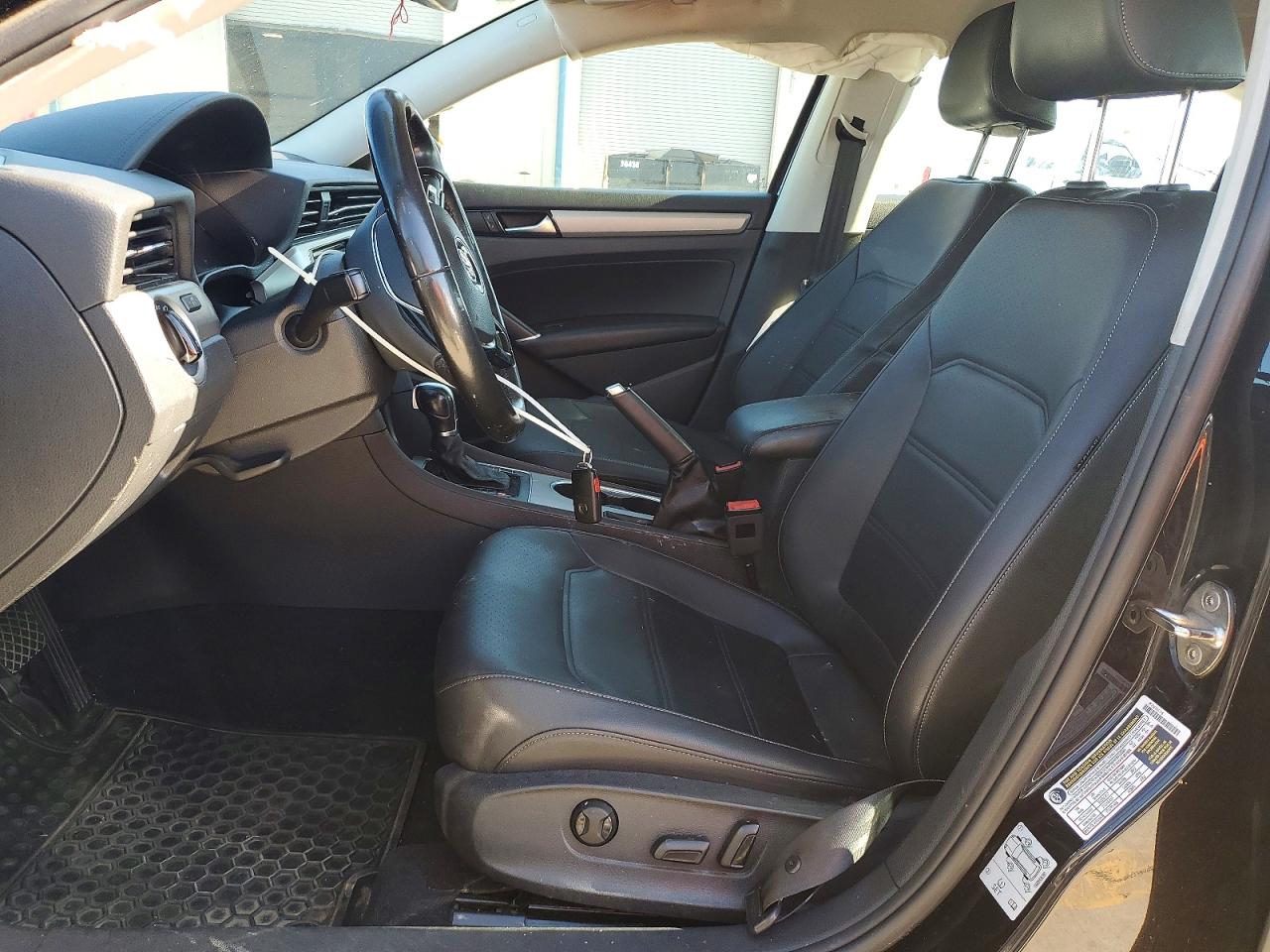 2020 Volkswagen Passat Se Black vin: 1VWSA7A37LC016428
