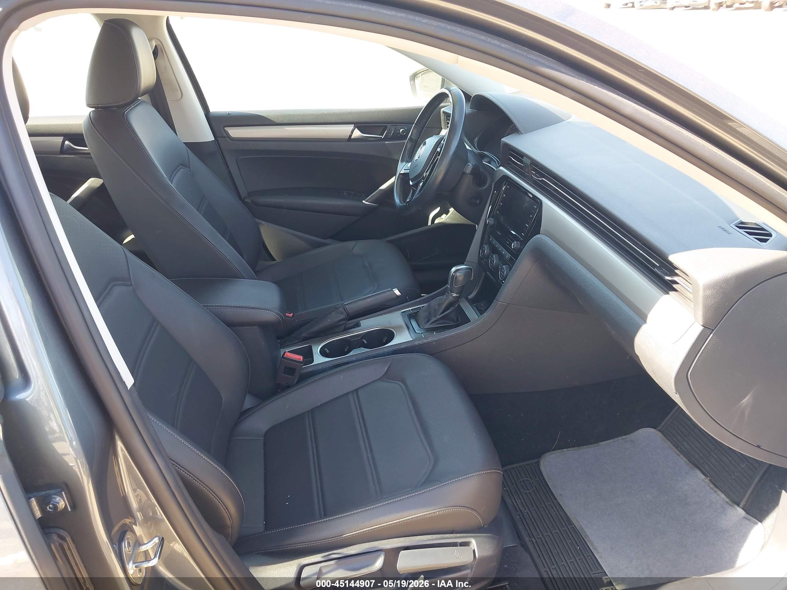 2020 Volkswagen Passat 2.0t Se Gray vin: 1VWSA7A37LC020348