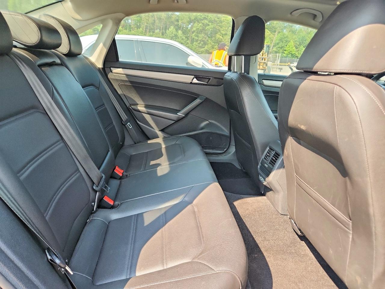 2021 Volkswagen Passat Se Silver vin: 1VWSA7A39MC009191