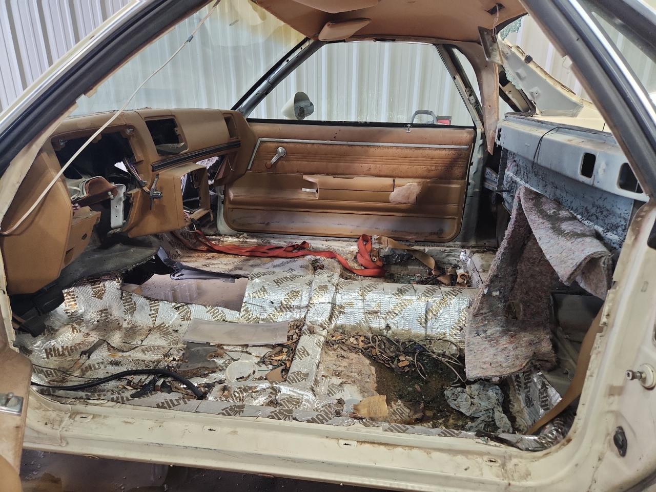 1980 Chevrolet El Camino Желто-коричневый vin: 1W80KAR404787 Damage: Steering Wheel, Missing, Replacement Required