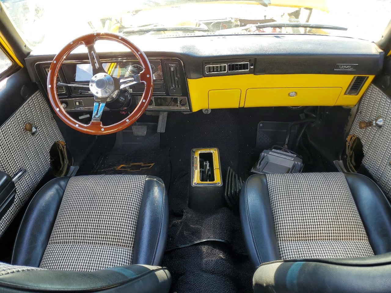 1972 Chev Nova Желтый vin: 1X27F2W377325