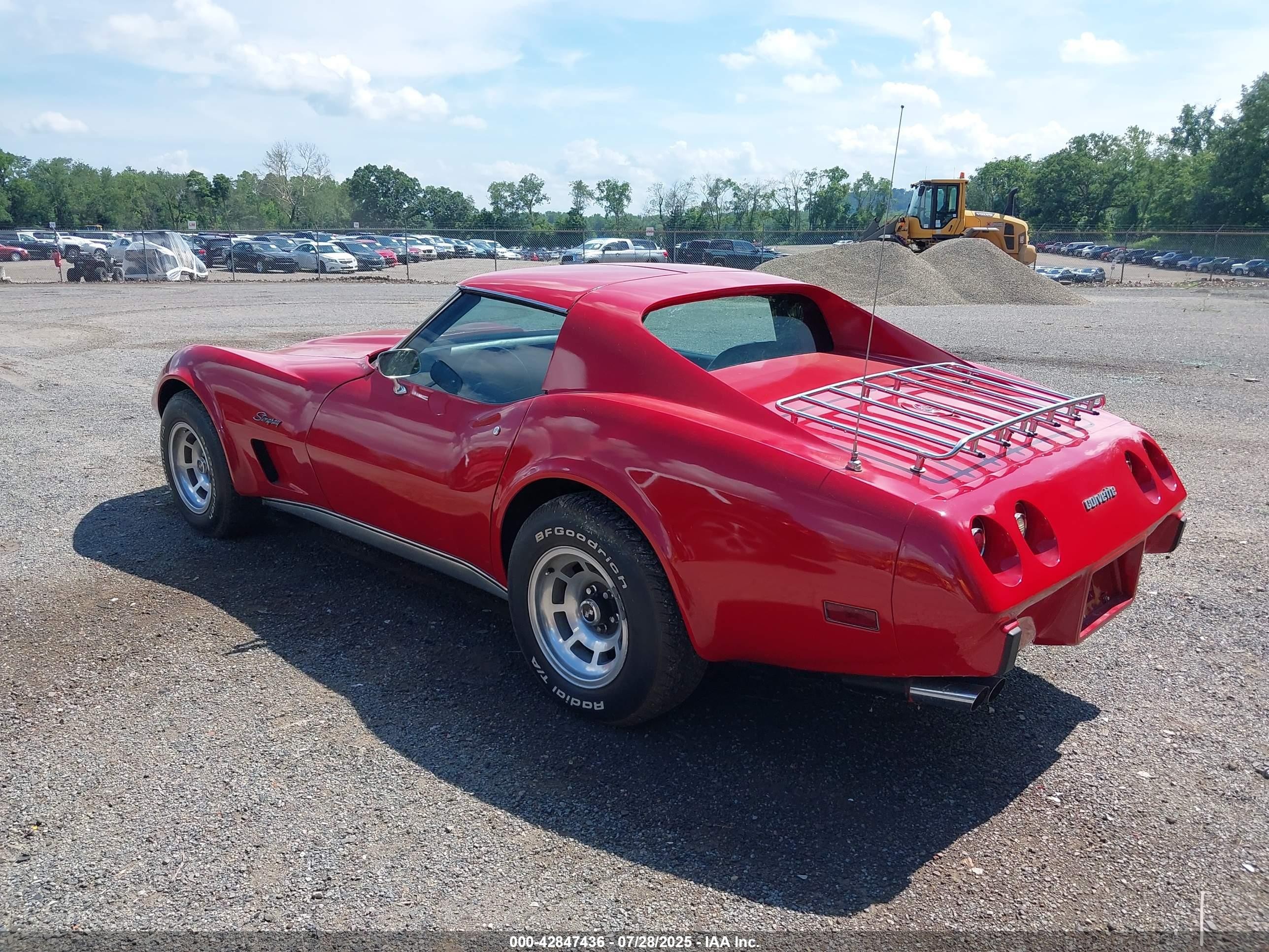 1976 Chevrolet Corvette   Красный vin: 1X37L6S417621    