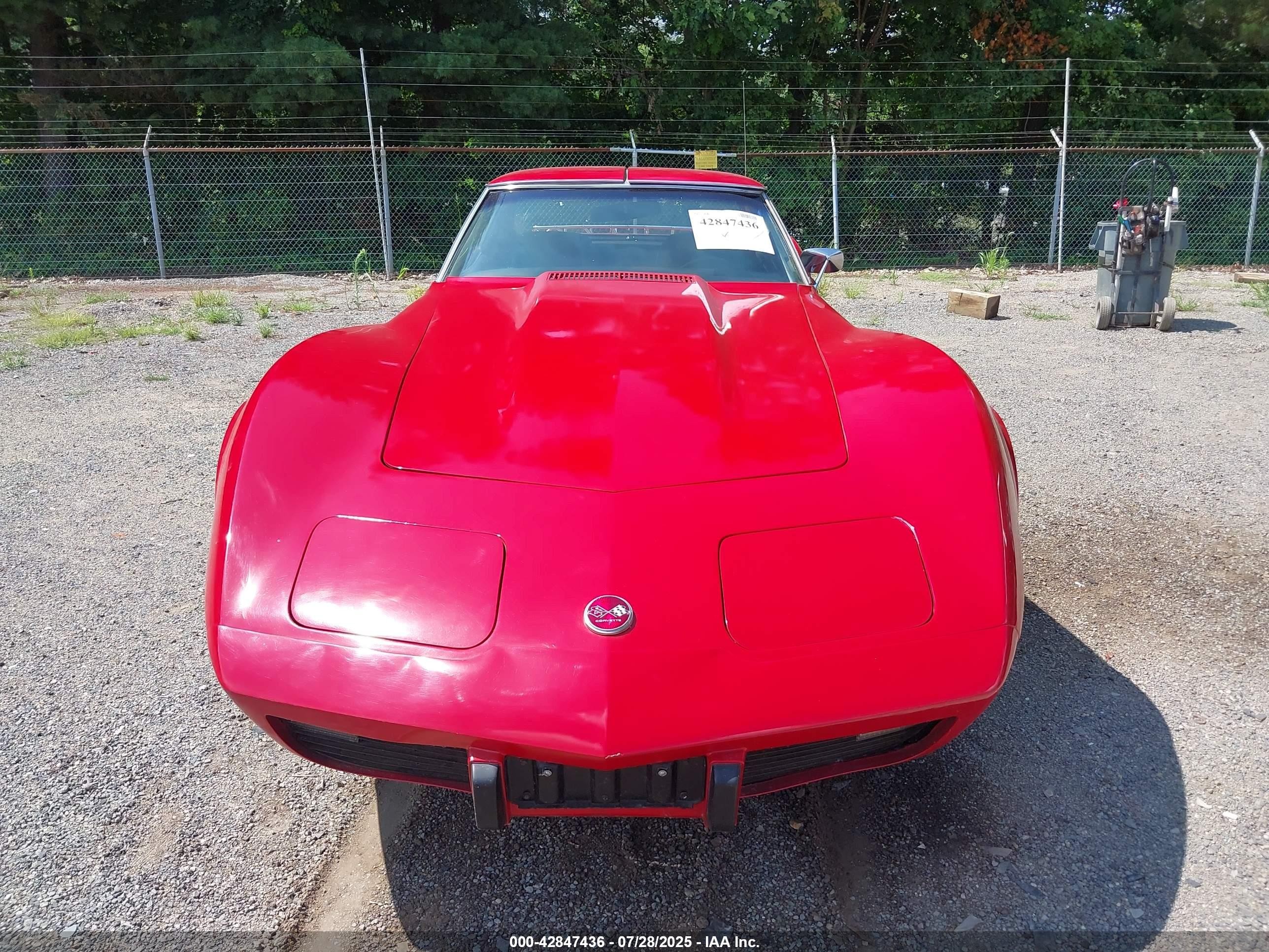 1976 Chevrolet Corvette   Красный vin: 1X37L6S417621    
