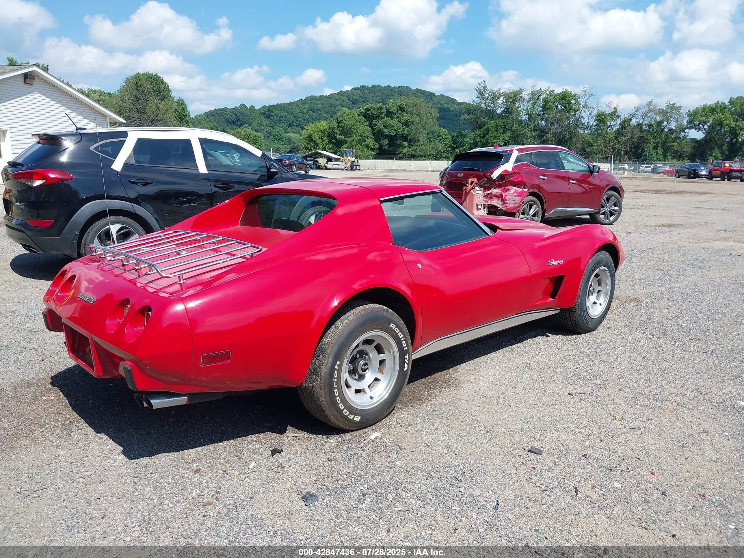 1976 Chevrolet Corvette   Красный vin: 1X37L6S417621    