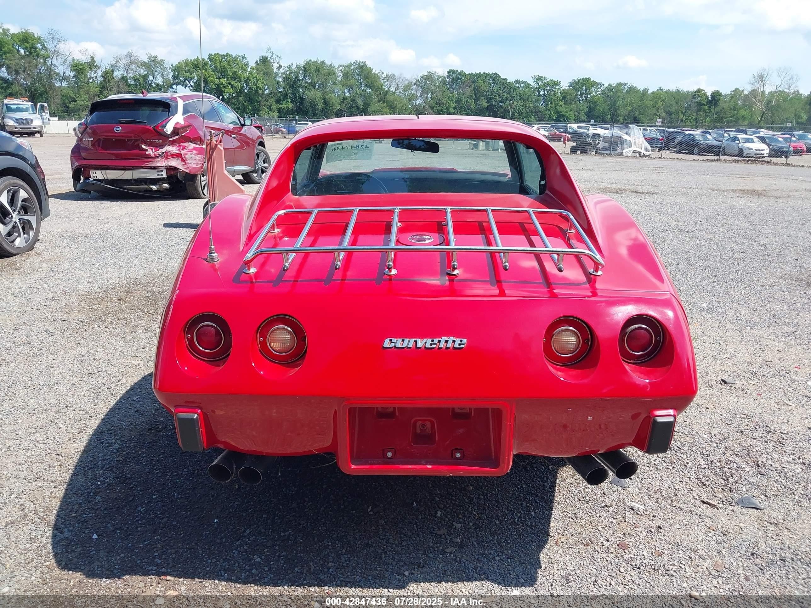 1976 Chevrolet Corvette   Красный vin: 1X37L6S417621    
