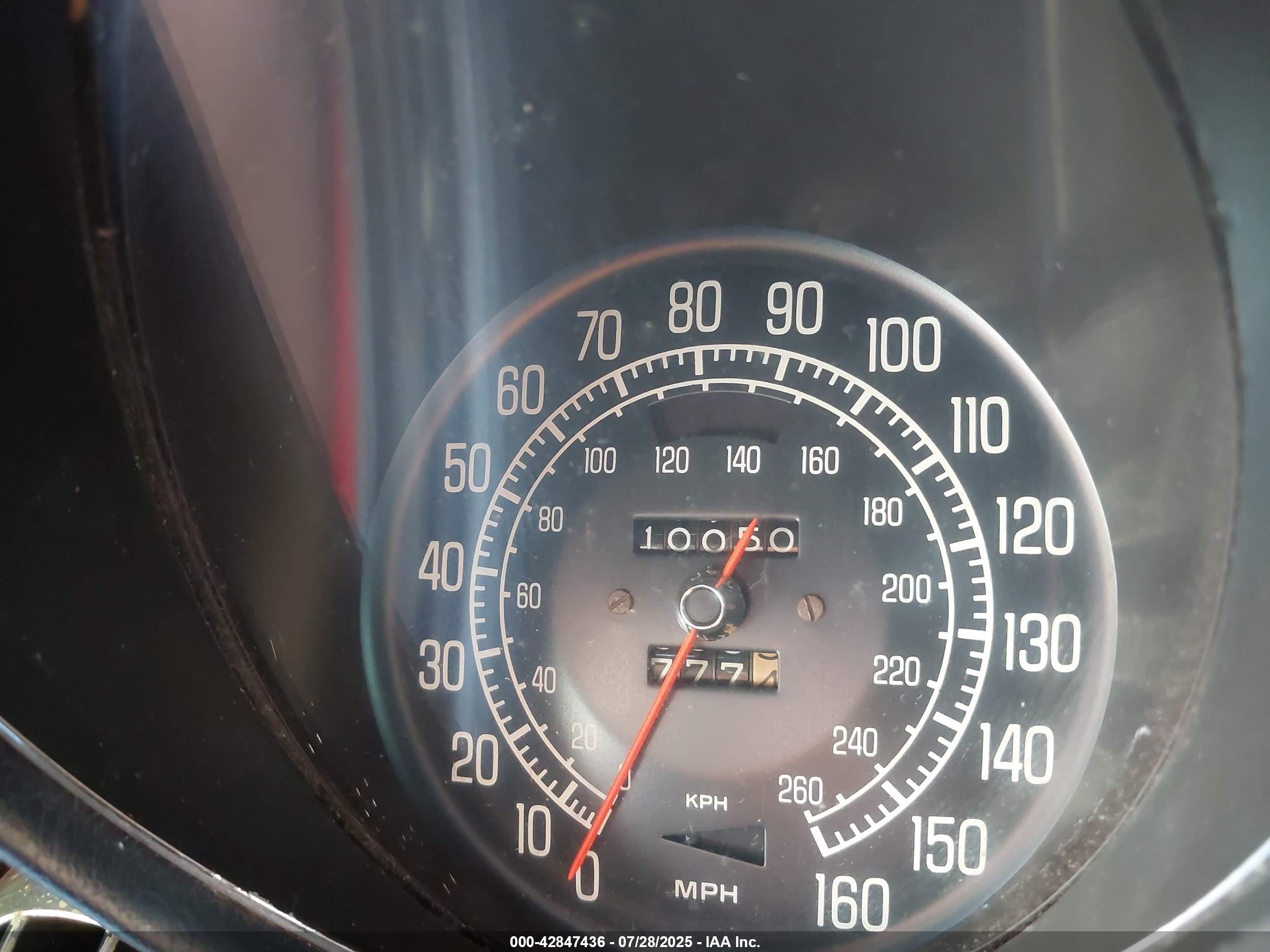 1976 Chevrolet Corvette   Красный vin: 1X37L6S417621    