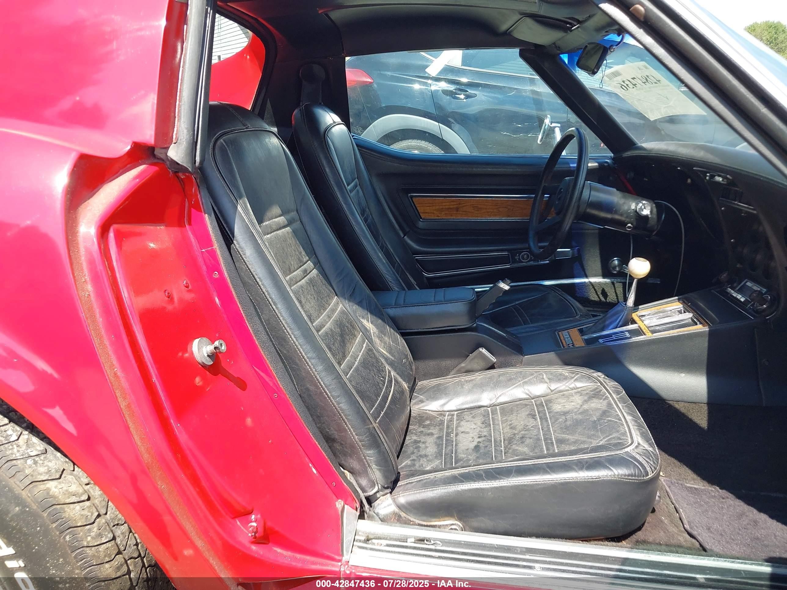 1976 Chevrolet Corvette   Красный vin: 1X37L6S417621    