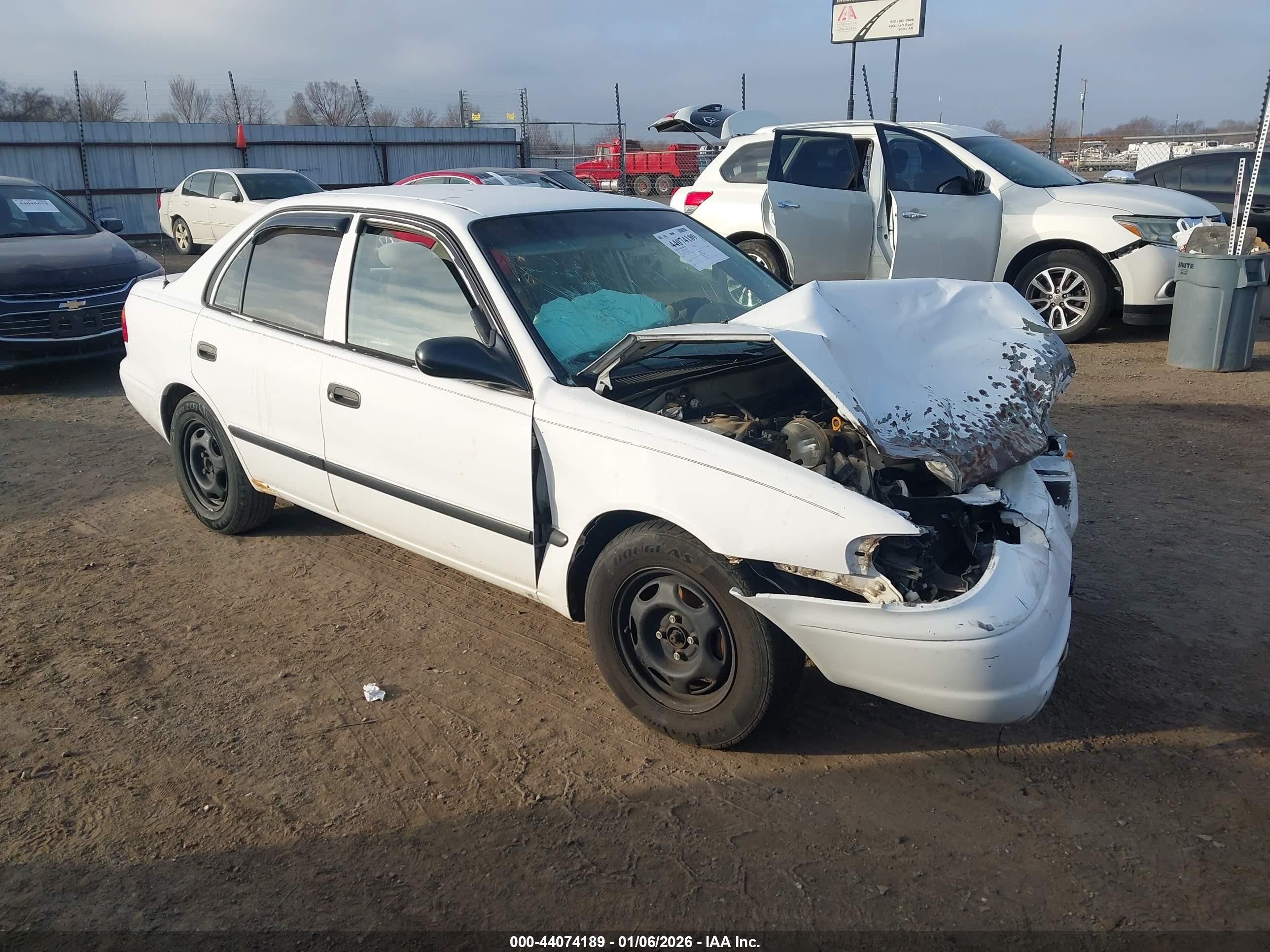 1999 Chevrolet Prizm   White vin: 1Y1SK5282XZ435882