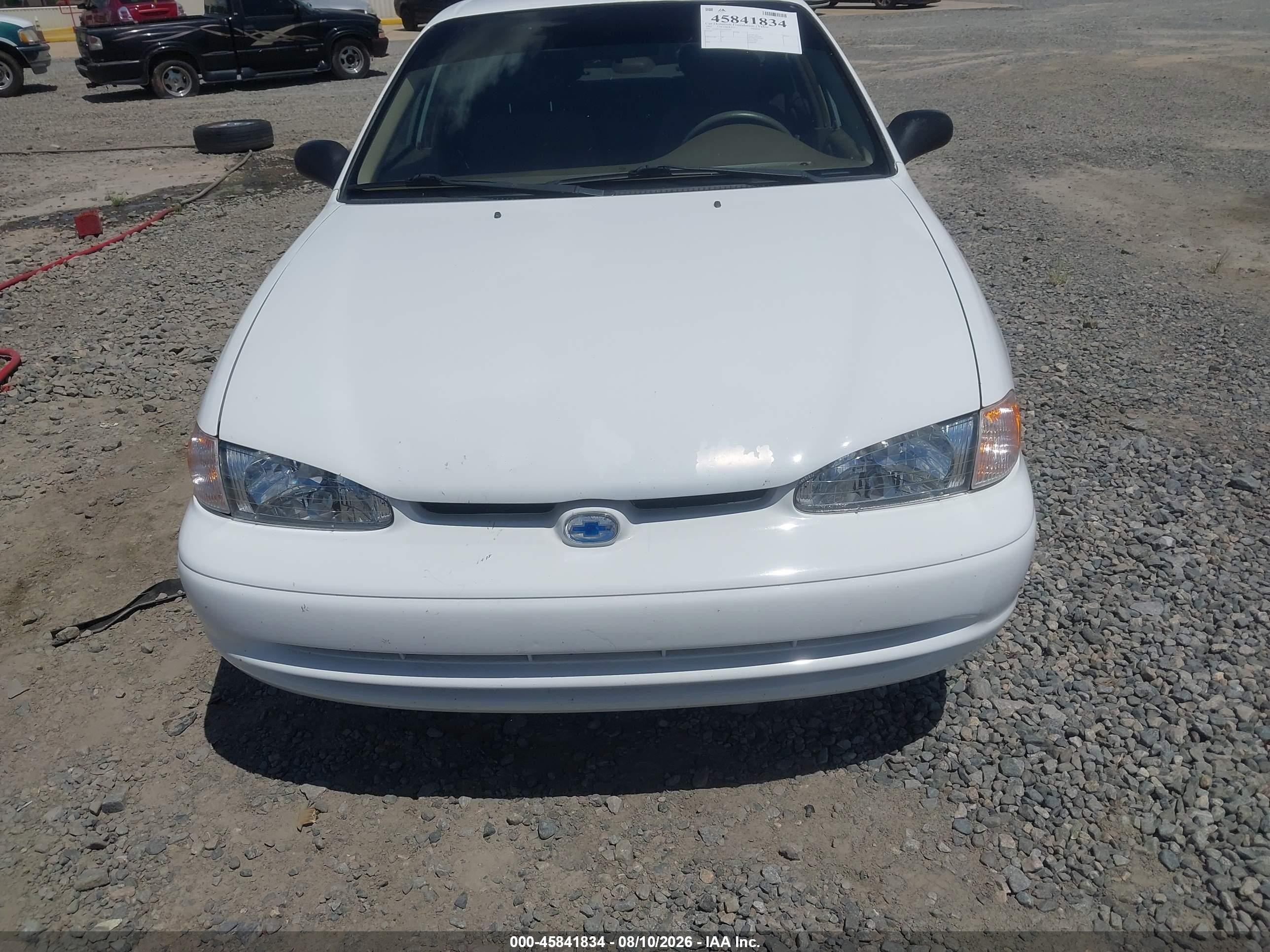 2002 Chevrolet Prizm   White vin: 1Y1SK52832Z409784