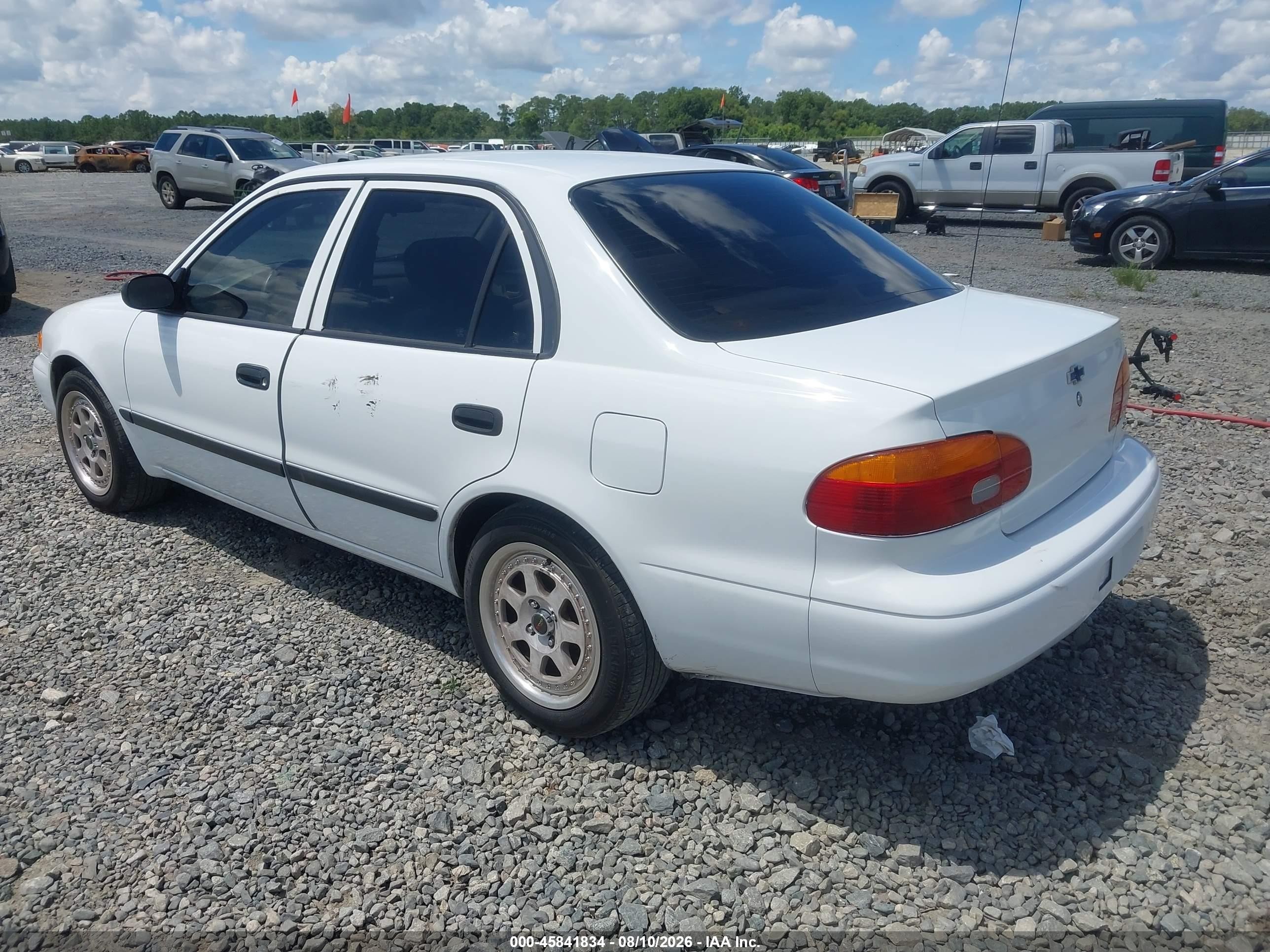 2002 Chevrolet Prizm   White vin: 1Y1SK52832Z409784