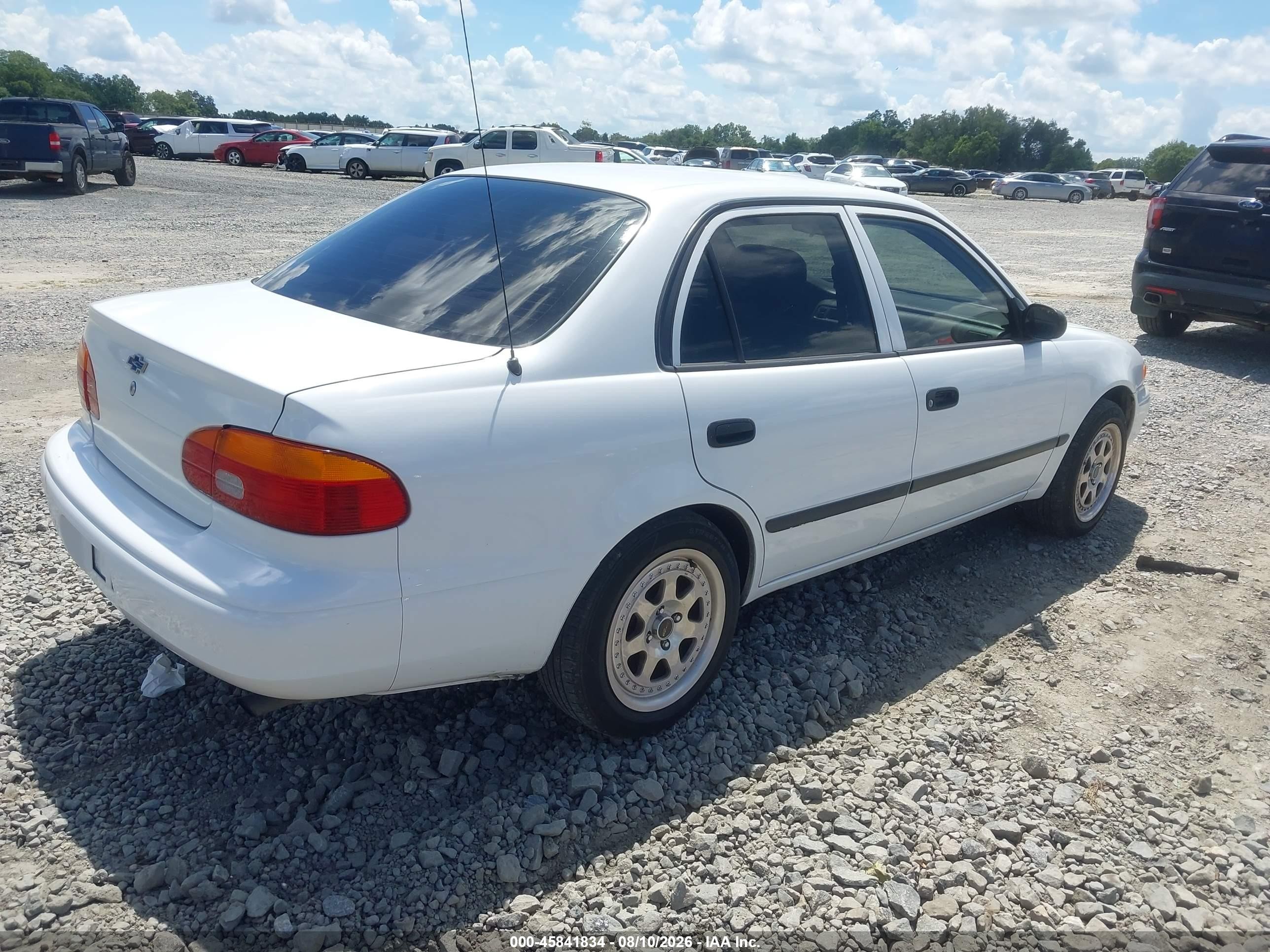 2002 Chevrolet Prizm   White vin: 1Y1SK52832Z409784