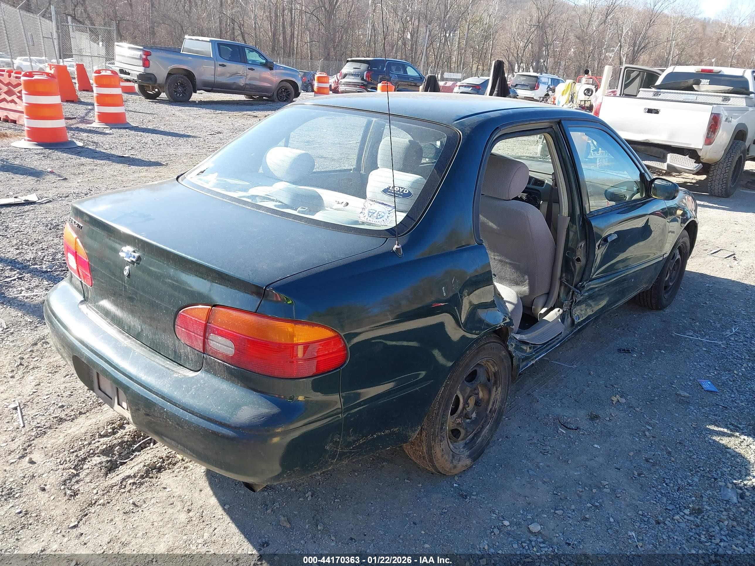 2000 Chevrolet Prizm   Зеленый vin: 1Y1SK5284YZ427445