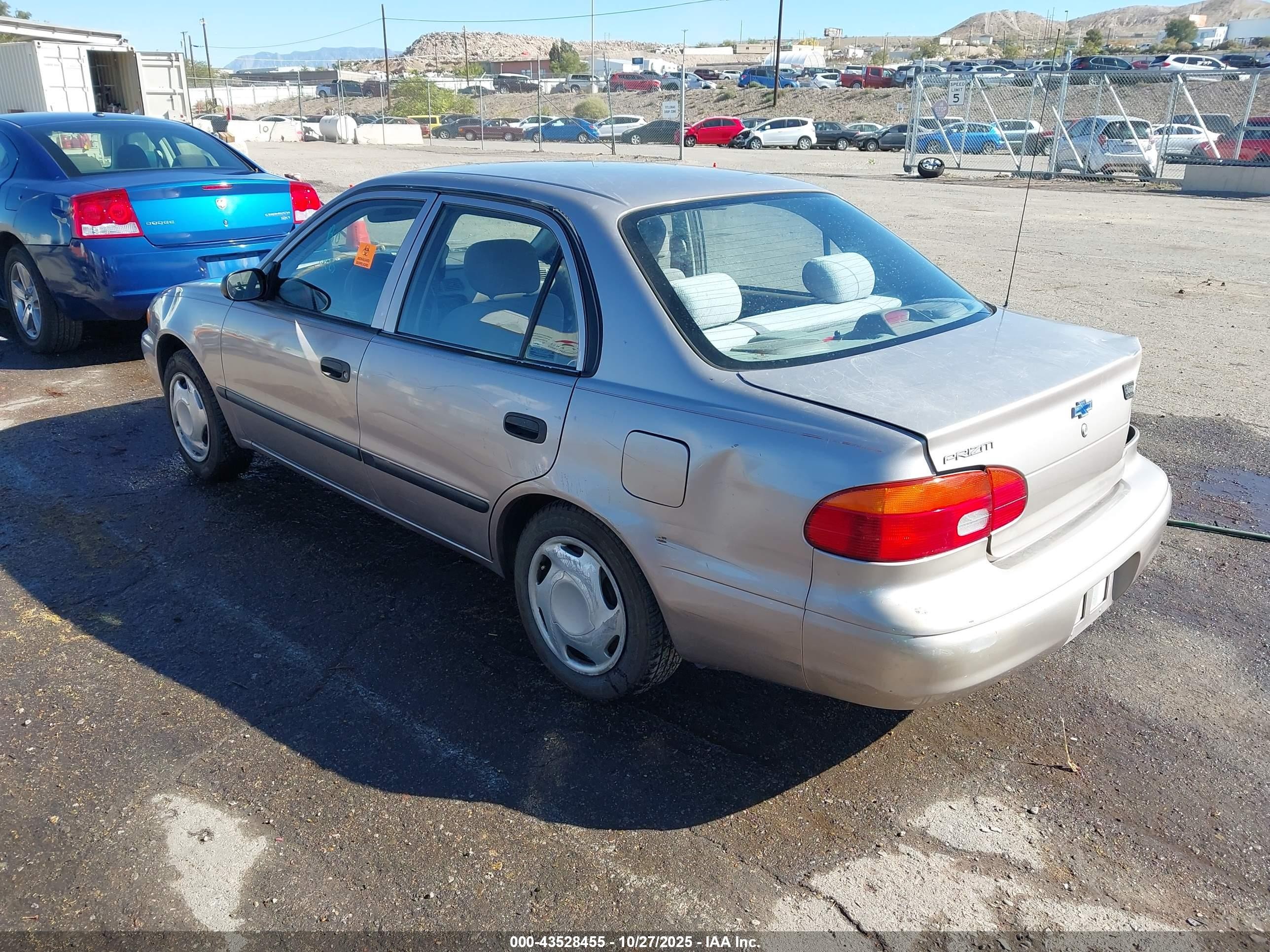 1998 Chevrolet Prizm   Желто-коричневый vin: 1Y1SK5285WZ437270