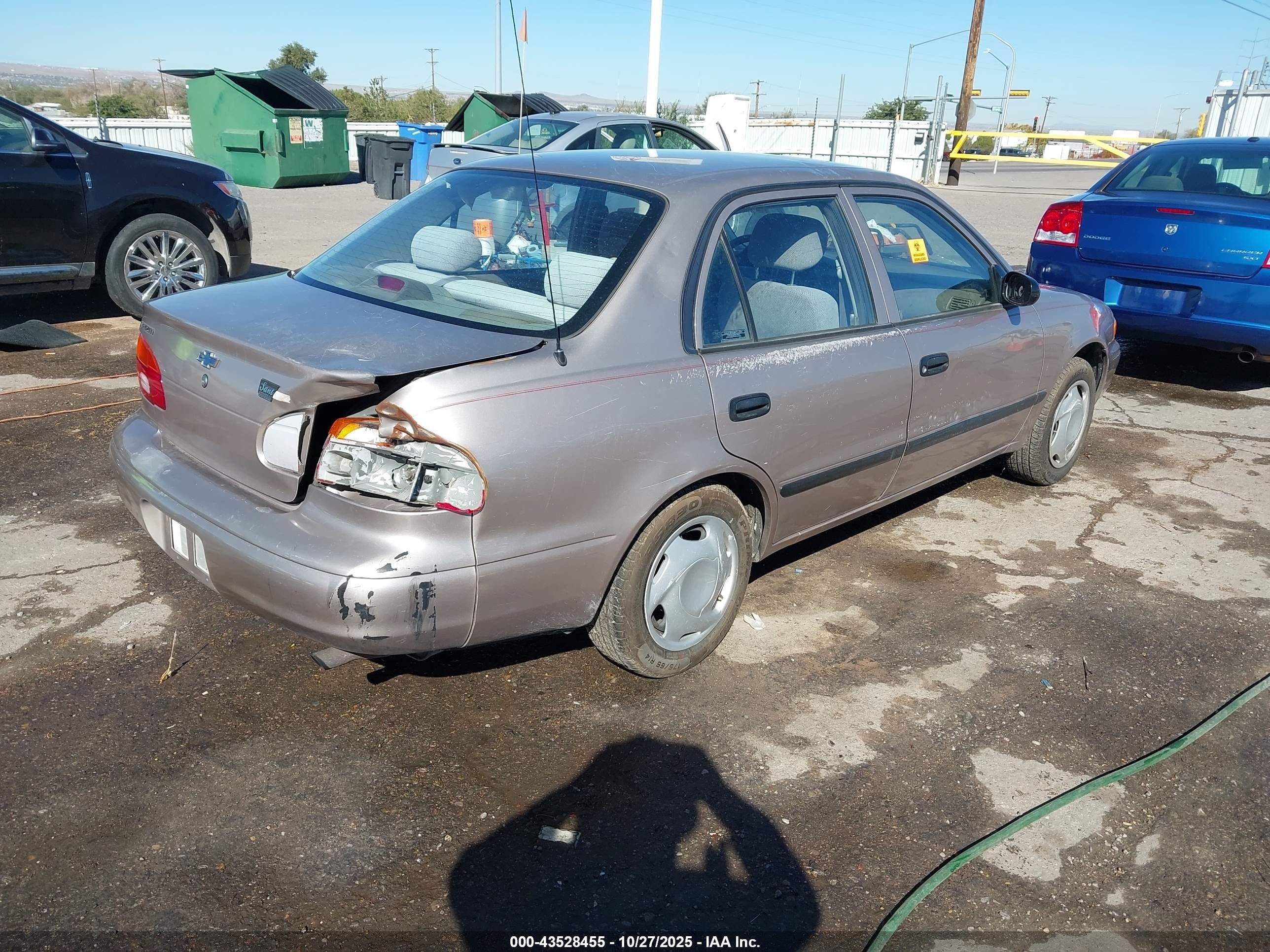 1998 Chevrolet Prizm   Желто-коричневый vin: 1Y1SK5285WZ437270