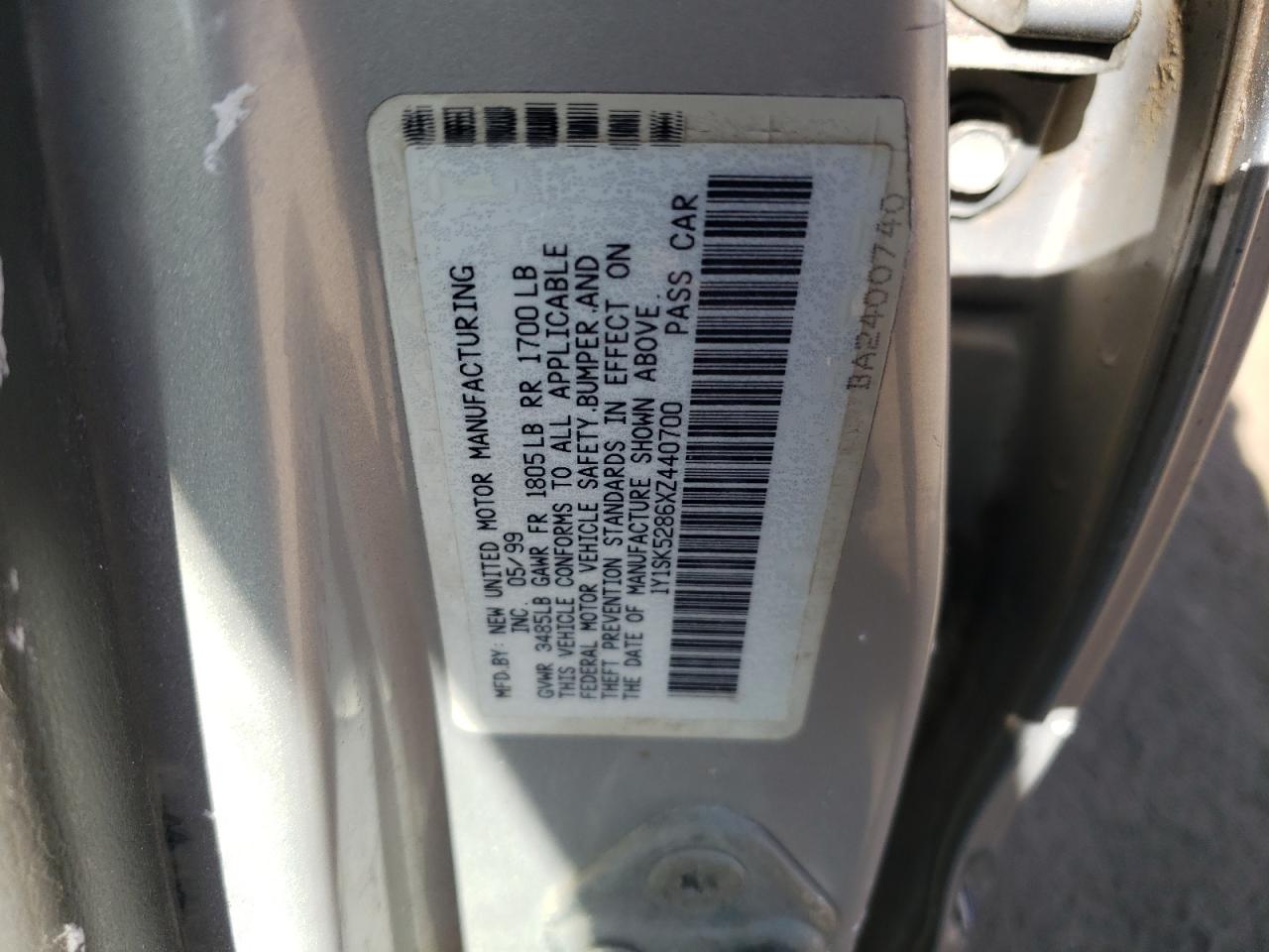 1999 Chevrolet Geo Prizm Base Silver vin: 1Y1SK5286XZ440700