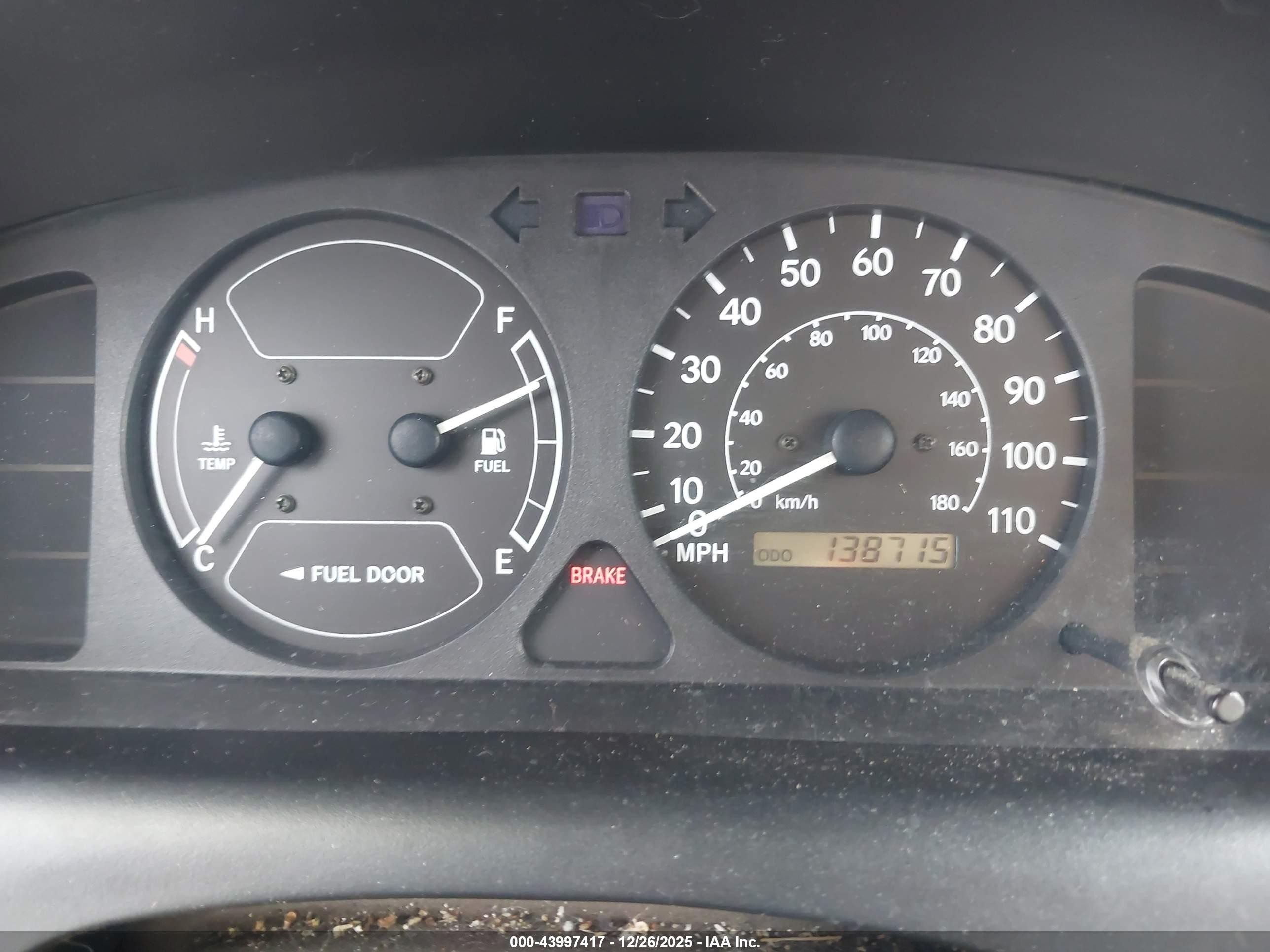 1999 Chevrolet Prizm   Gold vin: 1Y1SK5289XZ413751