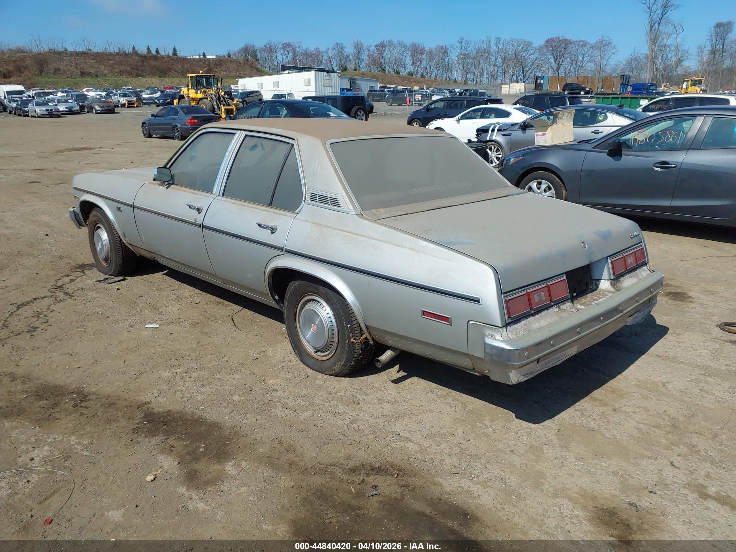 1978 Chevrolet Nova   Серебряный vin: 1Y69U8T178780    