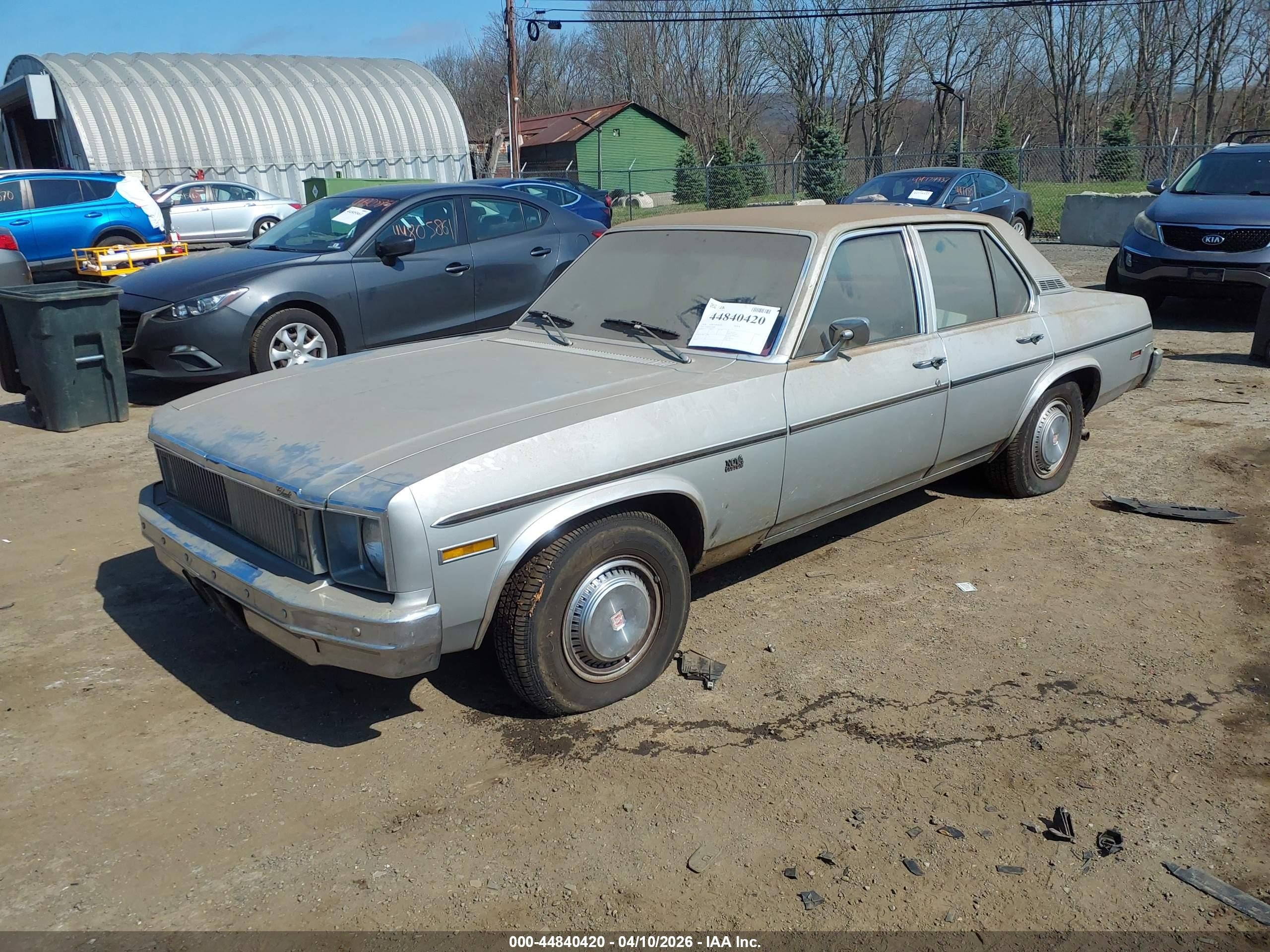 1978 Chevrolet Nova   Серебряный vin: 1Y69U8T178780    