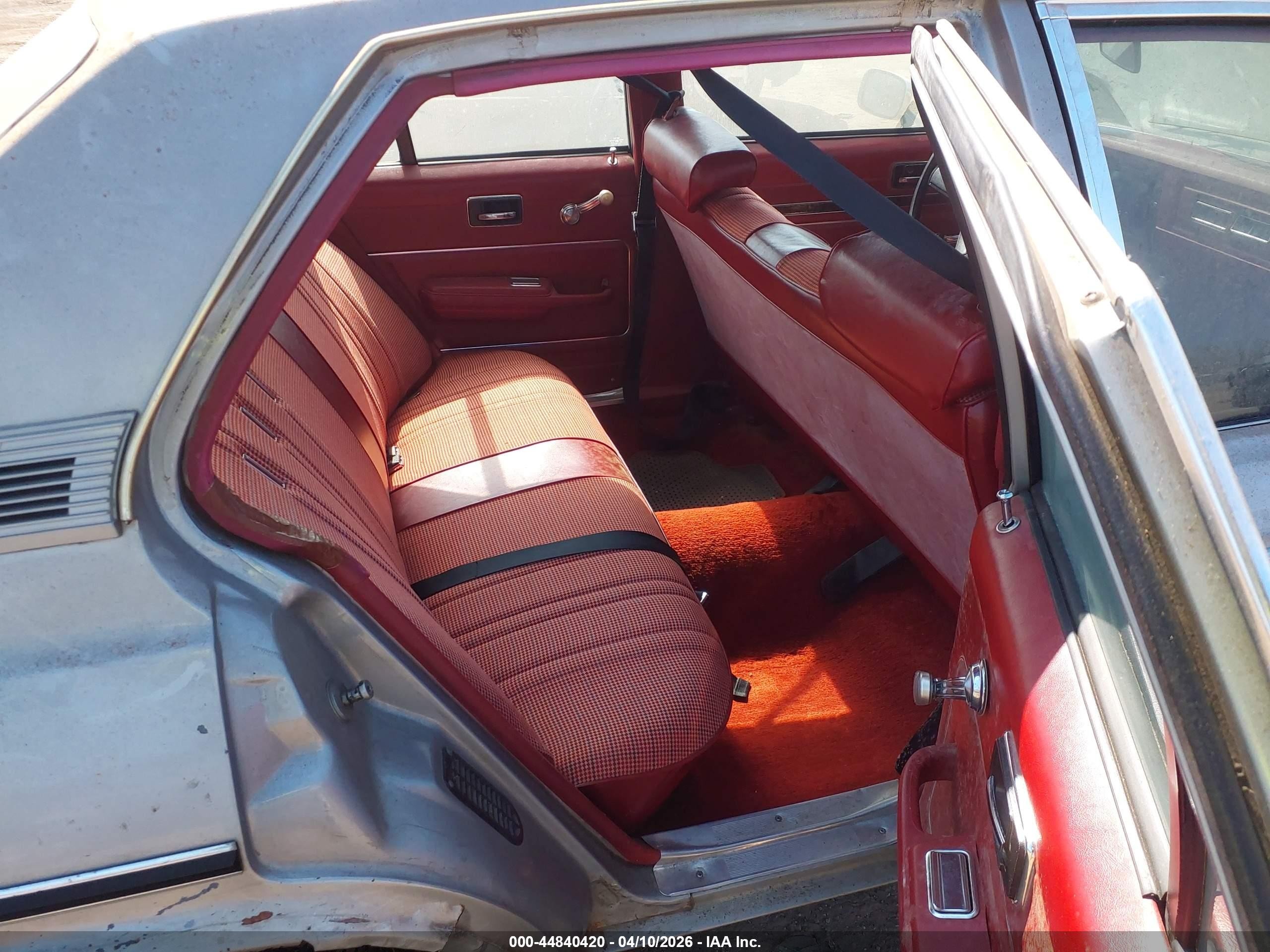 1978 Chevrolet Nova   Серебряный vin: 1Y69U8T178780    
