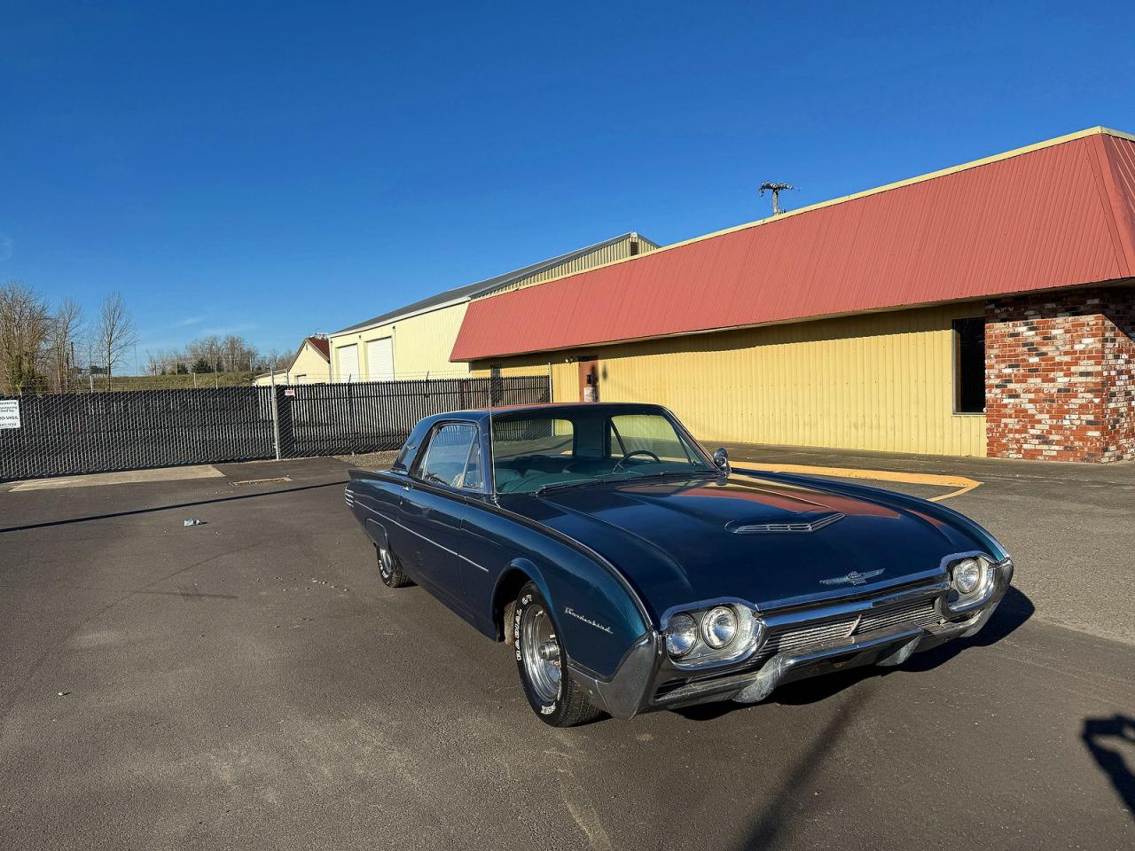 1961 Ford T-bird Blue vin: 1Y71Z150489