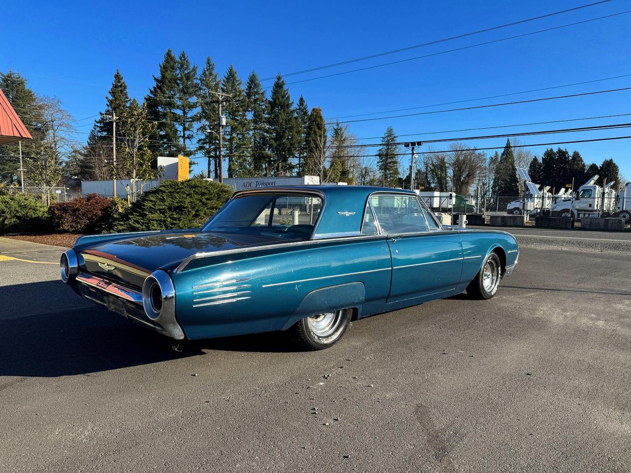 1961 Ford T-bird Blue vin: 1Y71Z150489