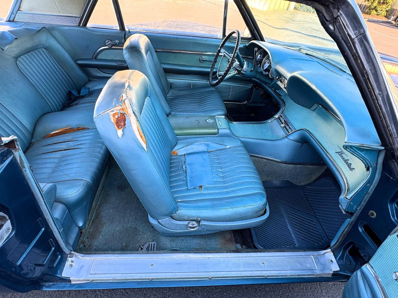 1961 Ford T-bird Blue vin: 1Y71Z150489
