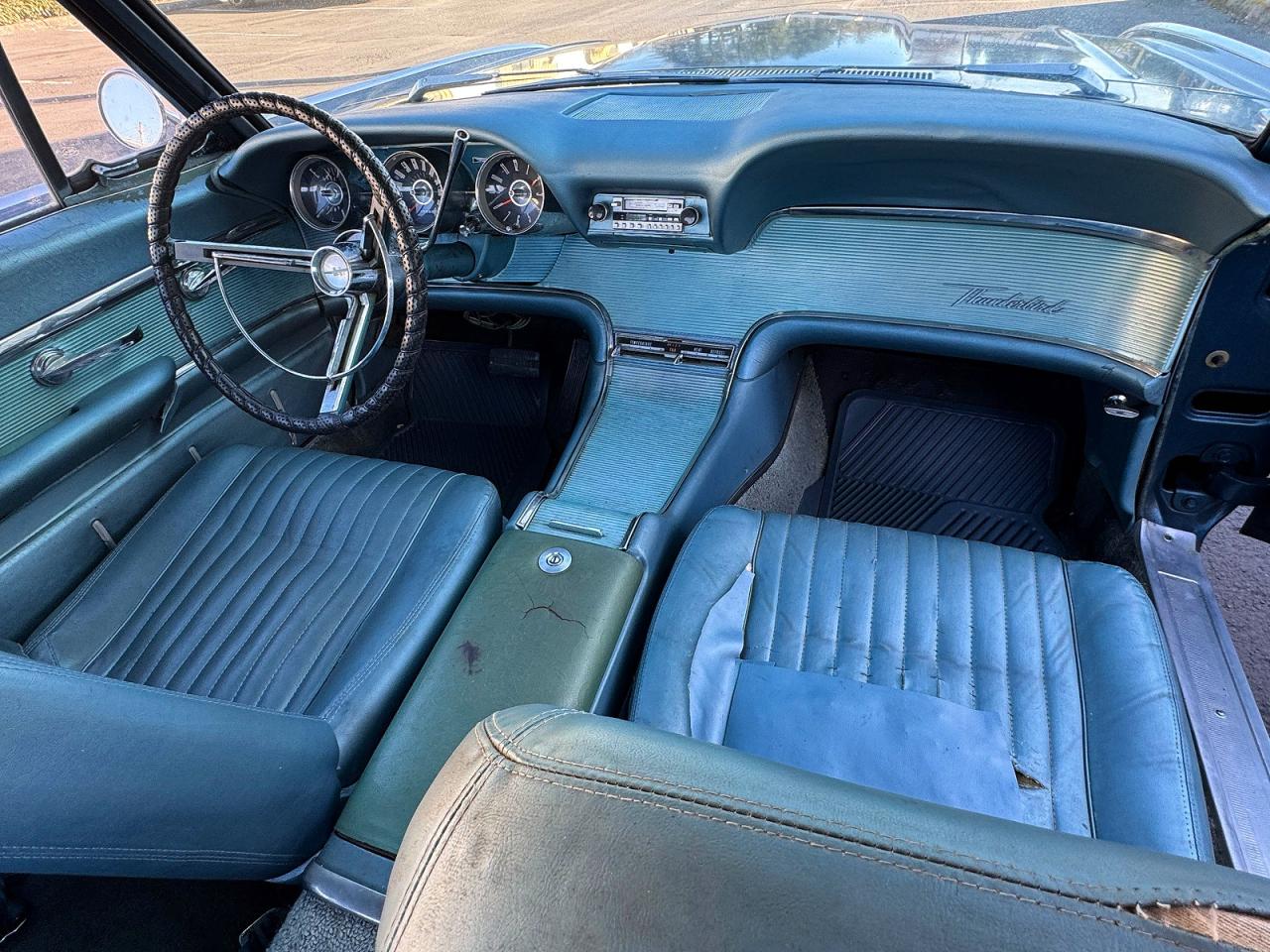 1961 Ford T-bird Blue vin: 1Y71Z150489