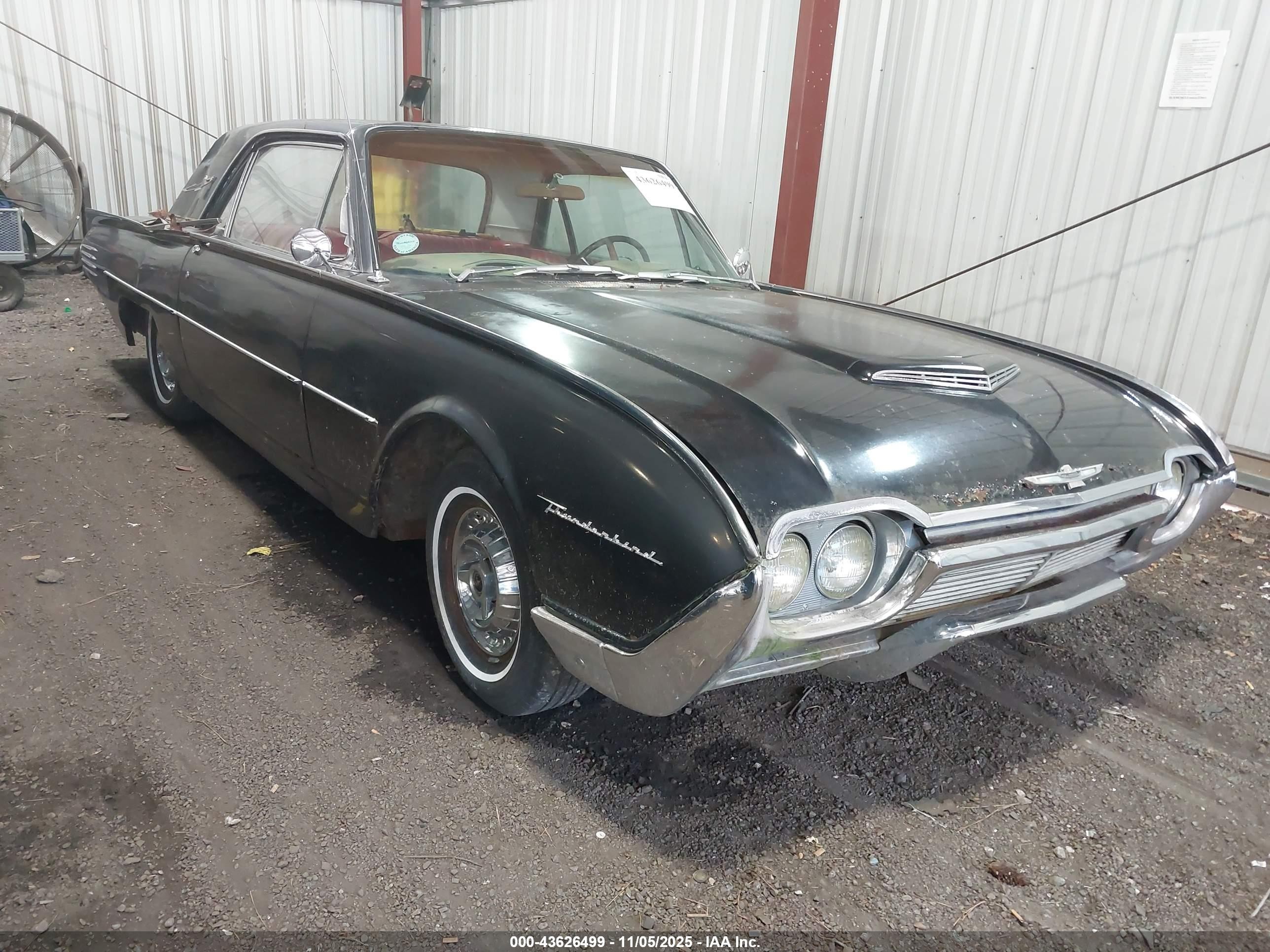 1961 Ford Ford Thunderbird   Черный vin: 1Y71Z166203      
