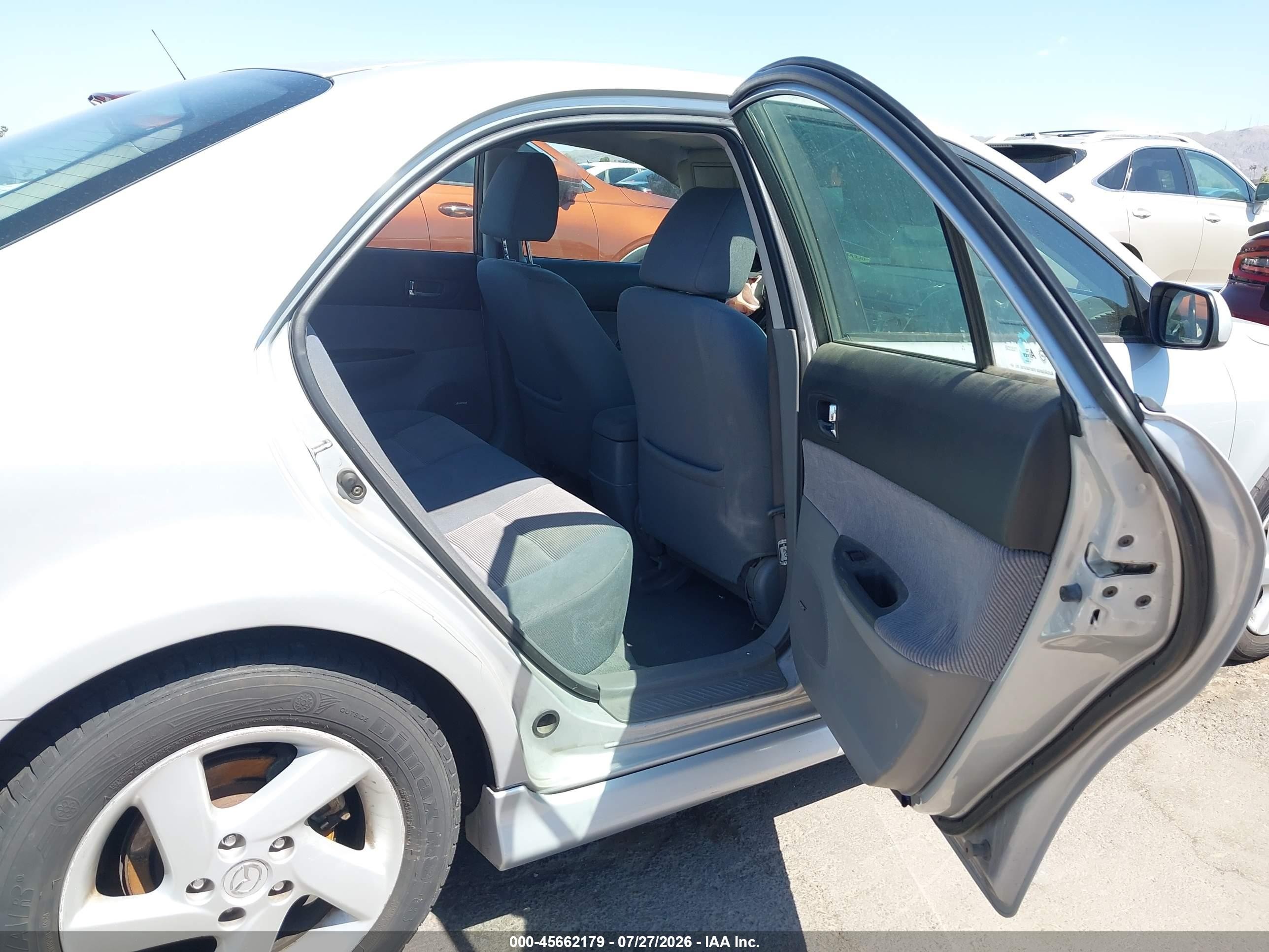 2003 Mazda Mazda6 I Silver vin: 1YVFP80C135M41880