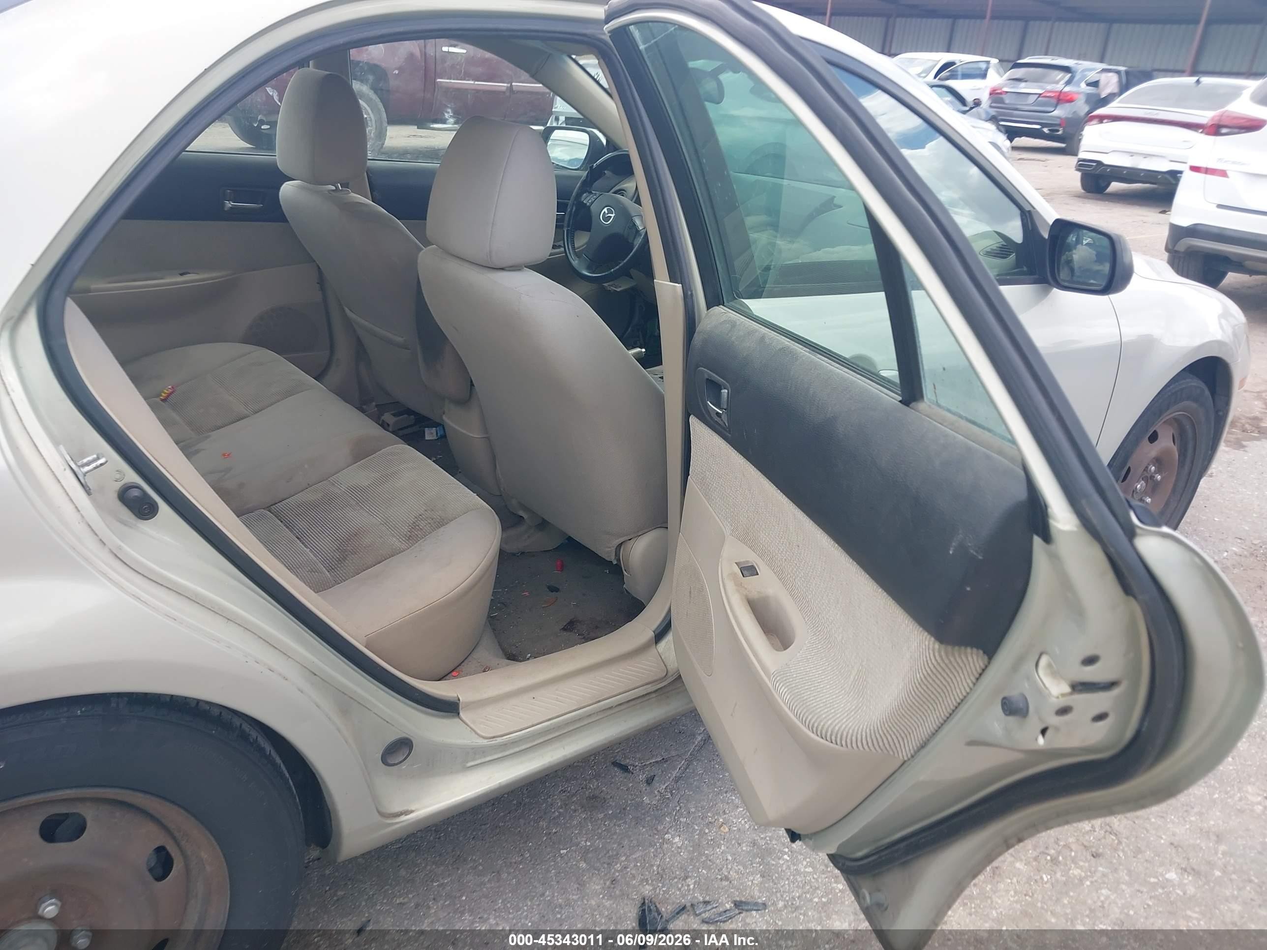 2005 Mazda Mazda6 I Base Beige vin: 1YVFP80C455M62984