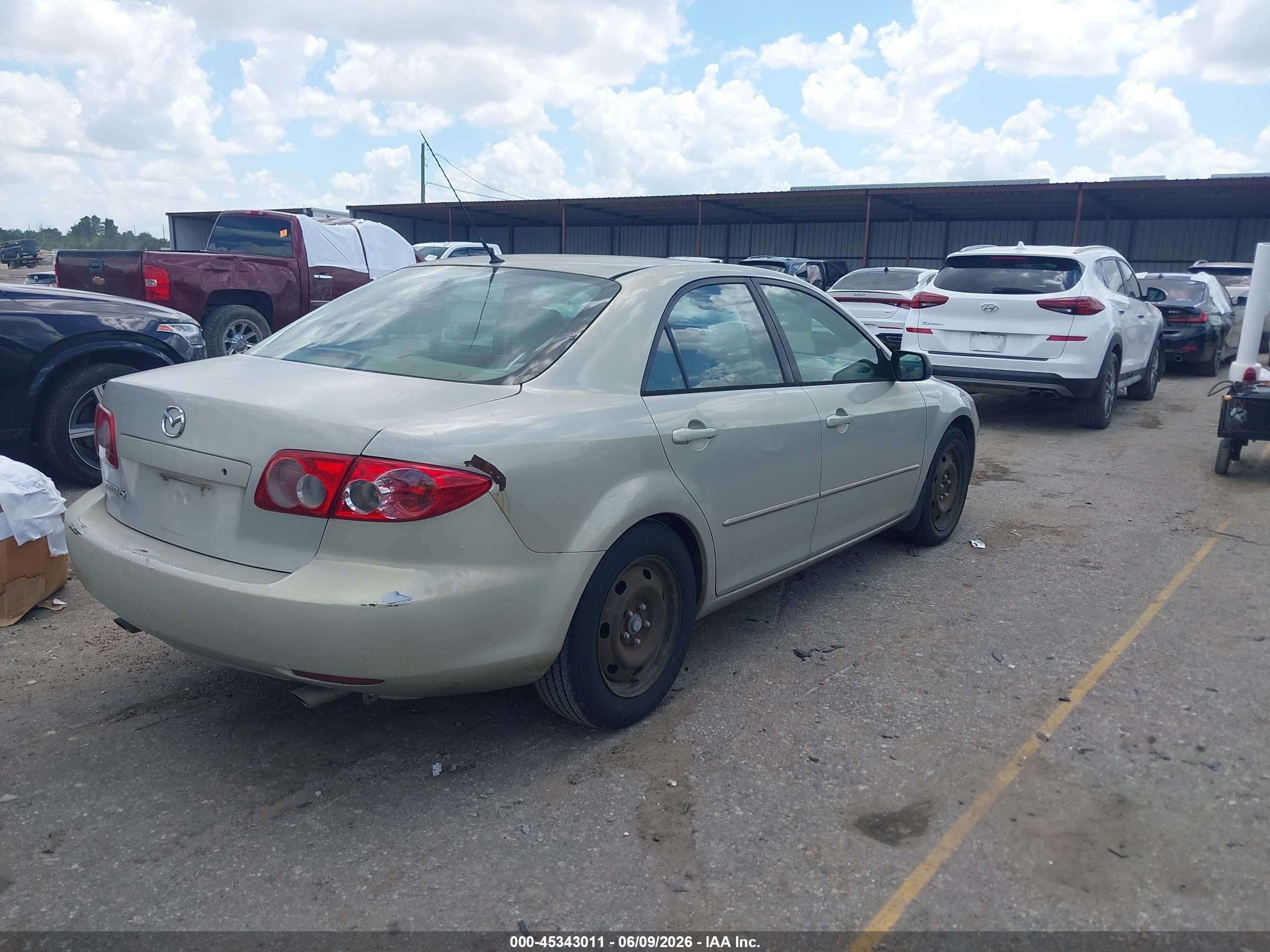 2005 Mazda Mazda6 I Base Beige vin: 1YVFP80C455M62984