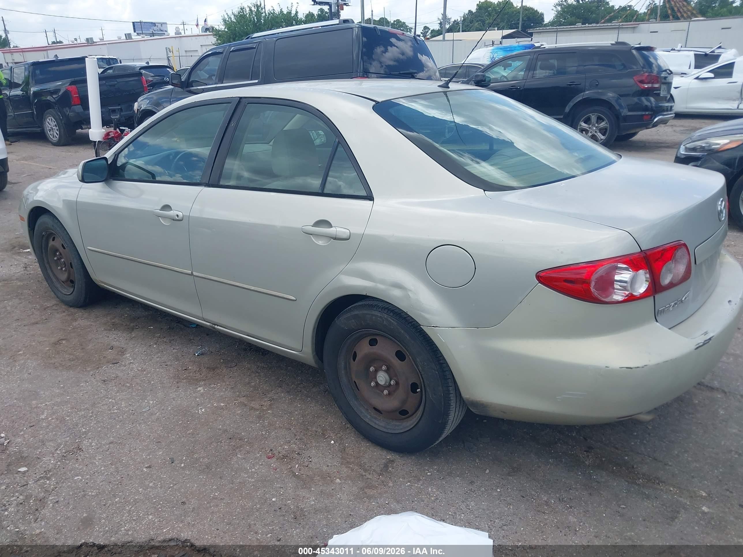 2005 Mazda Mazda6 I Base Beige vin: 1YVFP80C455M62984