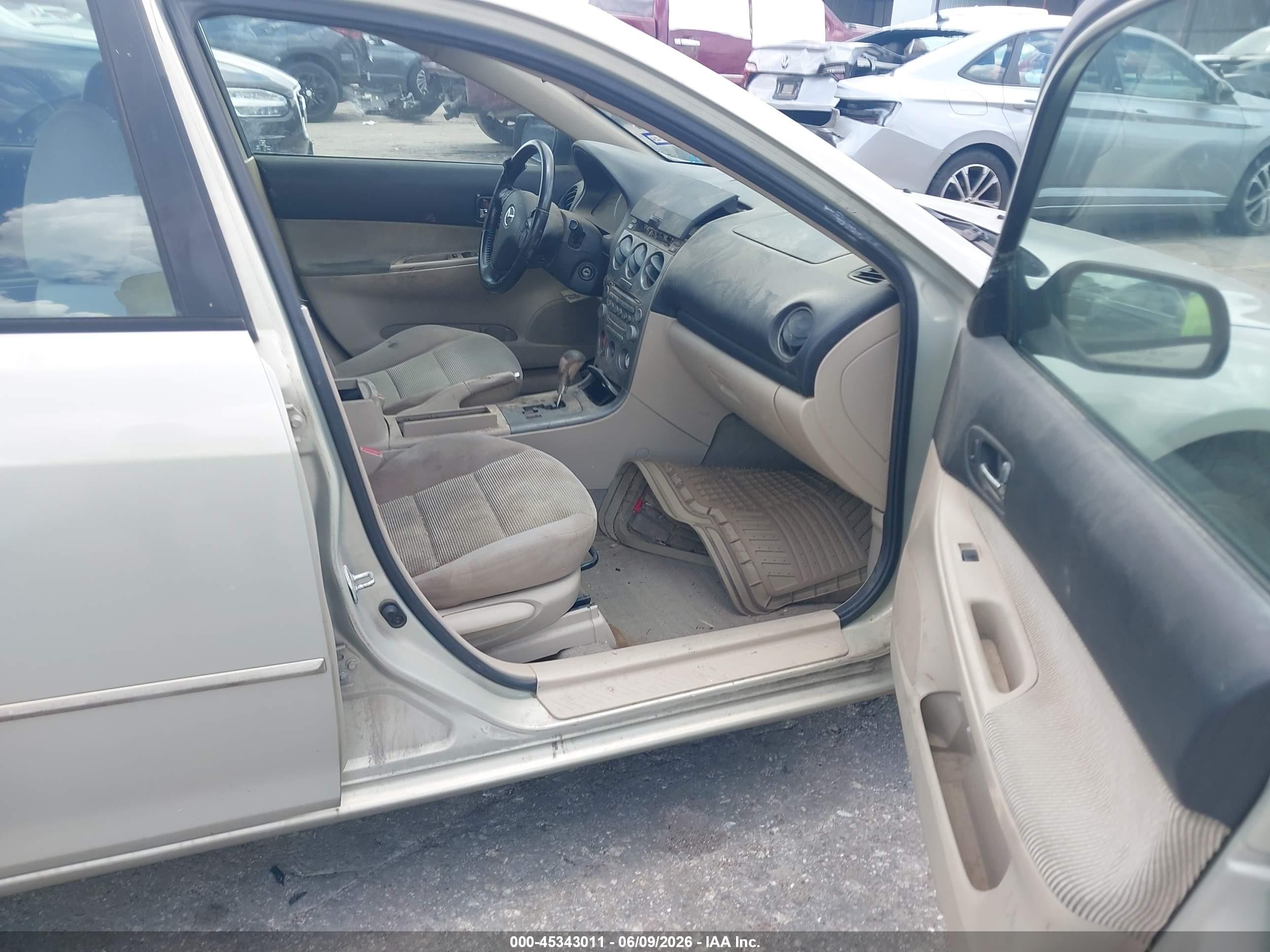 2005 Mazda Mazda6 I Base Beige vin: 1YVFP80C455M62984