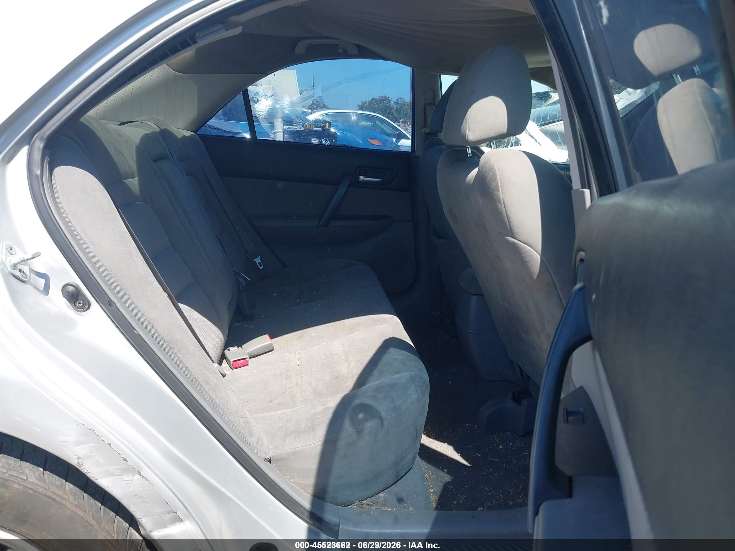 2006 Mazda Mazda6 I Silver vin: 1YVFP80C565M48500