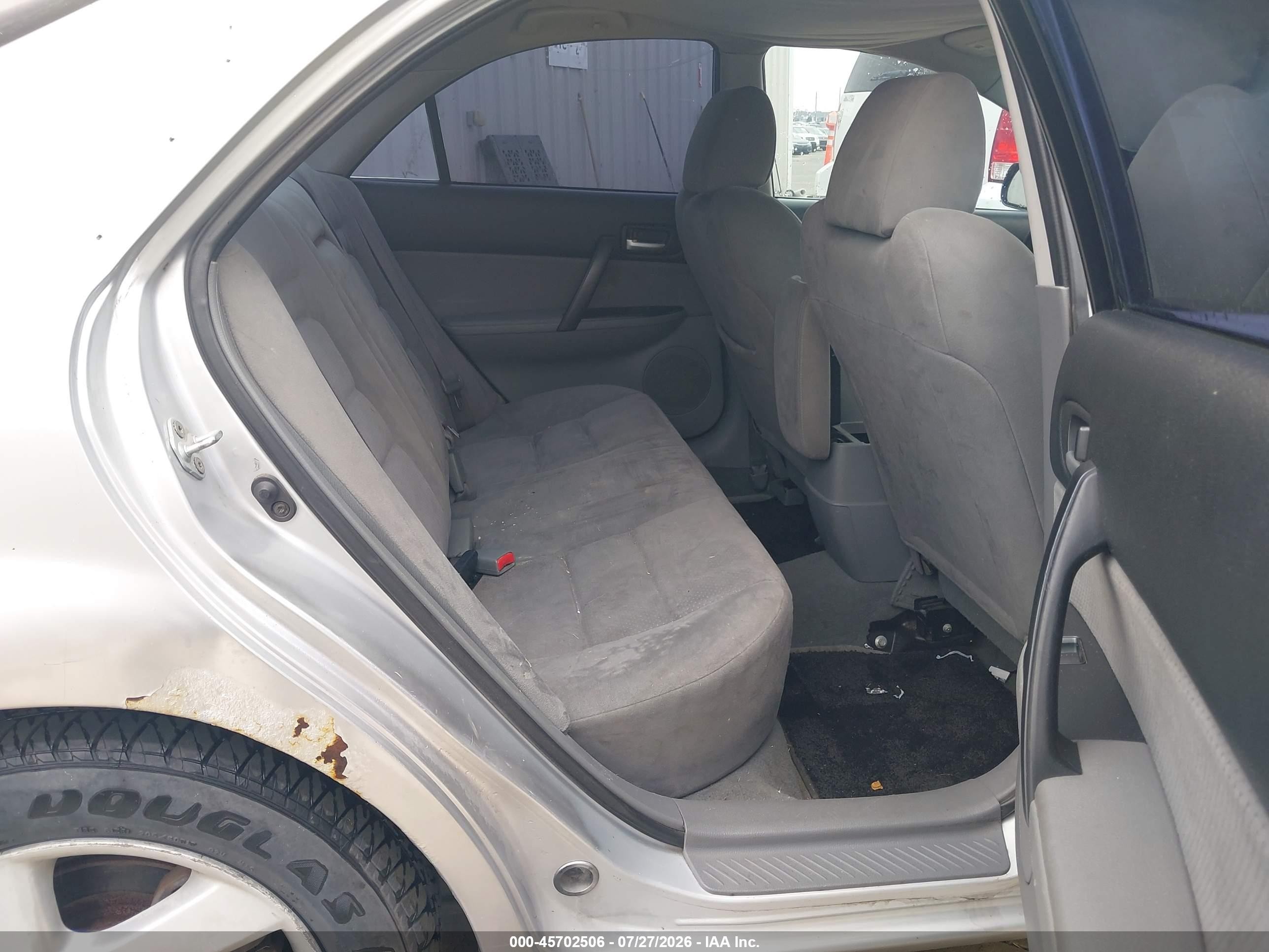 2006 Mazda Mazda6 I Серебряный vin: 1YVFP80C665M03470