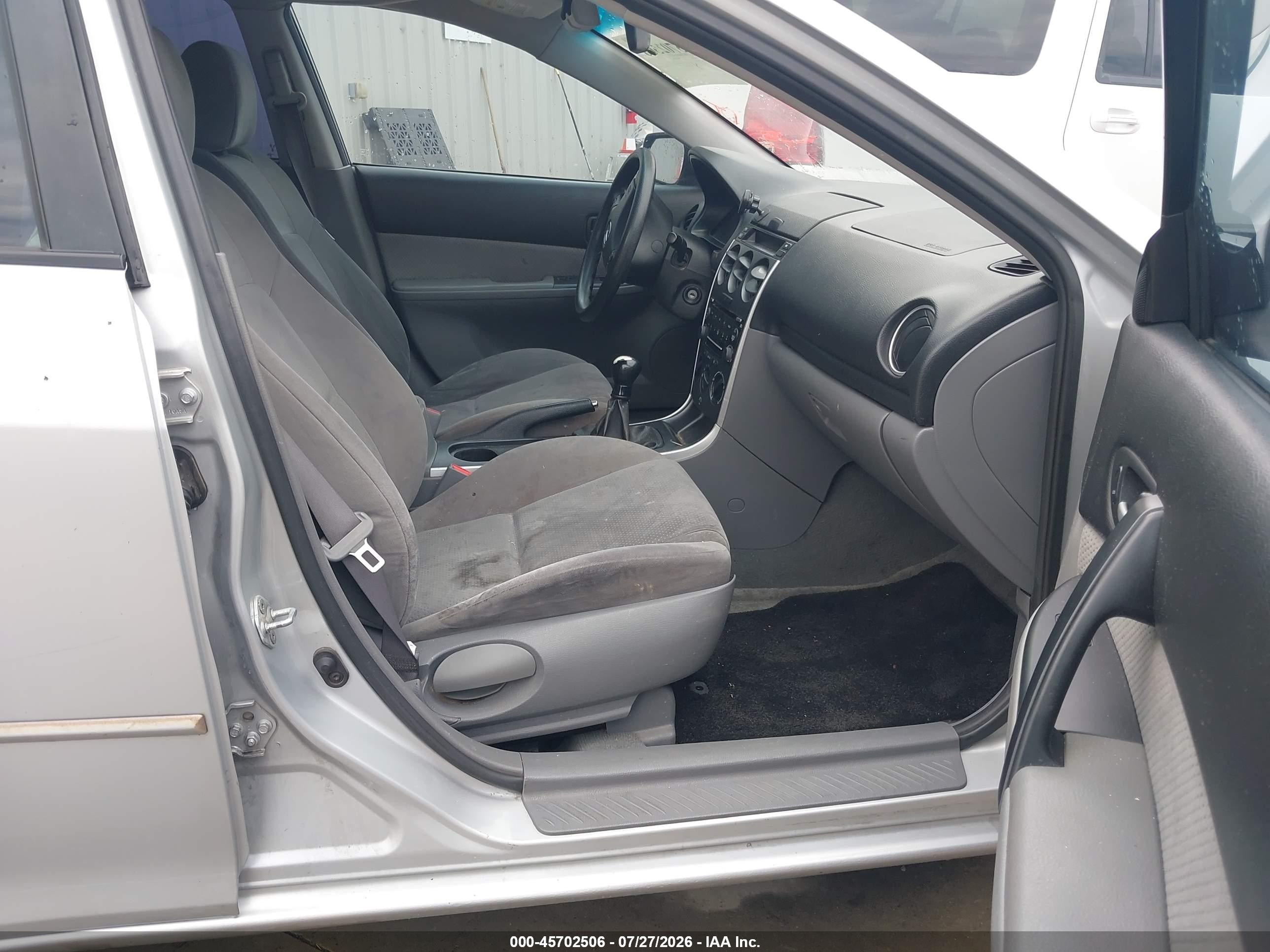 2006 Mazda Mazda6 I Серебряный vin: 1YVFP80C665M03470