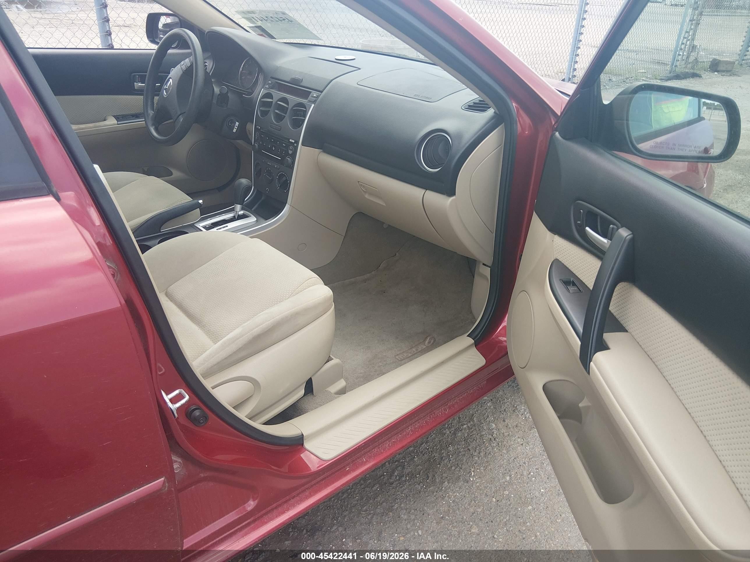 2006 Mazda Mazda6 I Red vin: 1YVFP80C665M06577