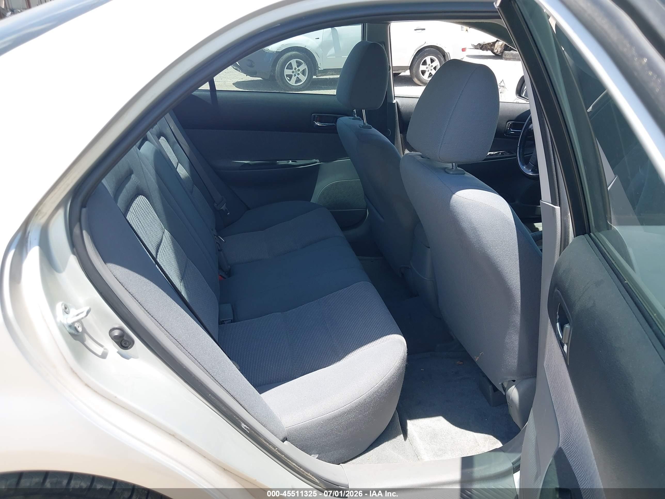 2005 Mazda Mazda6 I Base Silver vin: 1YVFP80C855M26912