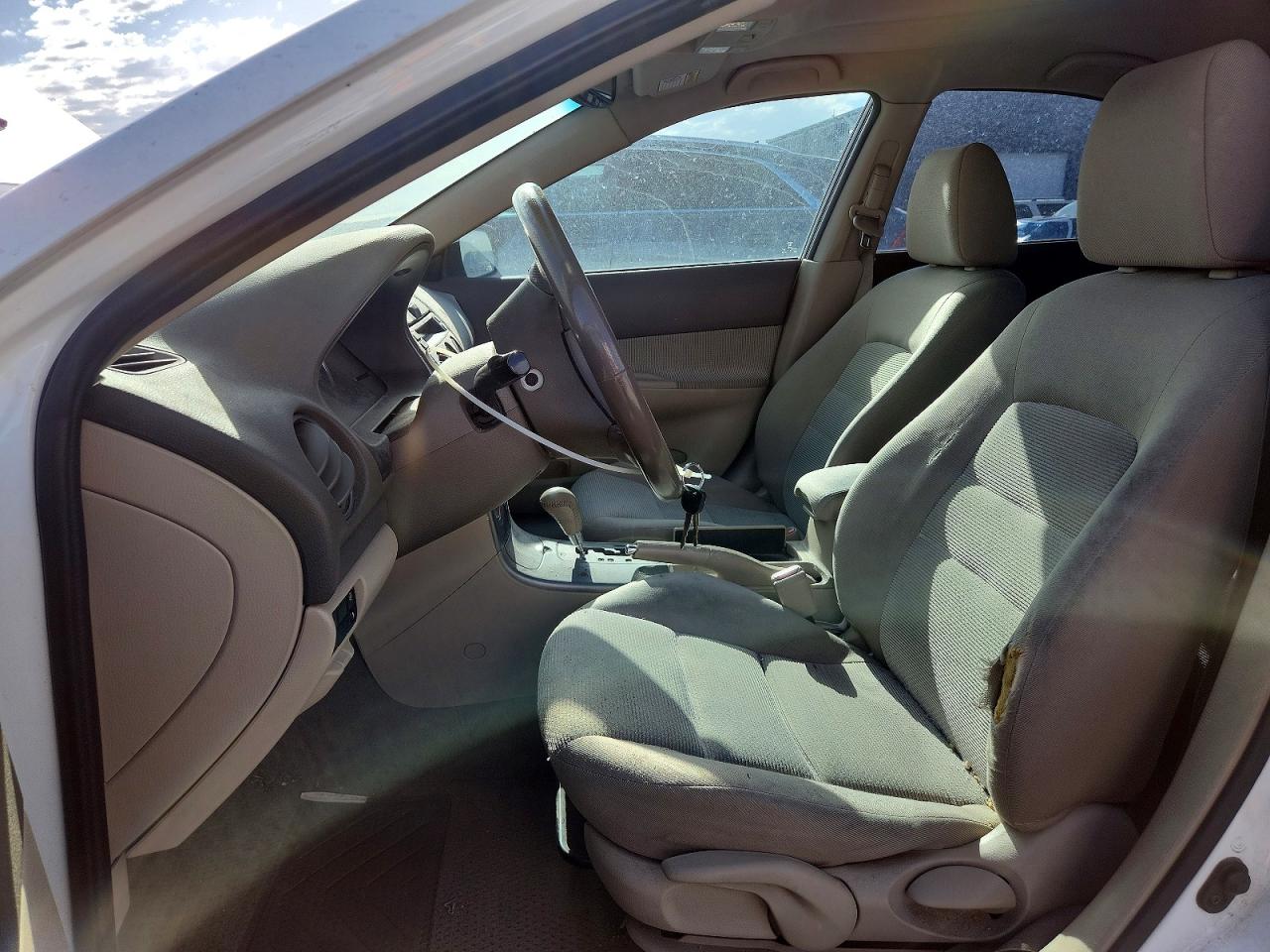 2004 Mazda 6 I White vin: 1YVFP80CX45N25858