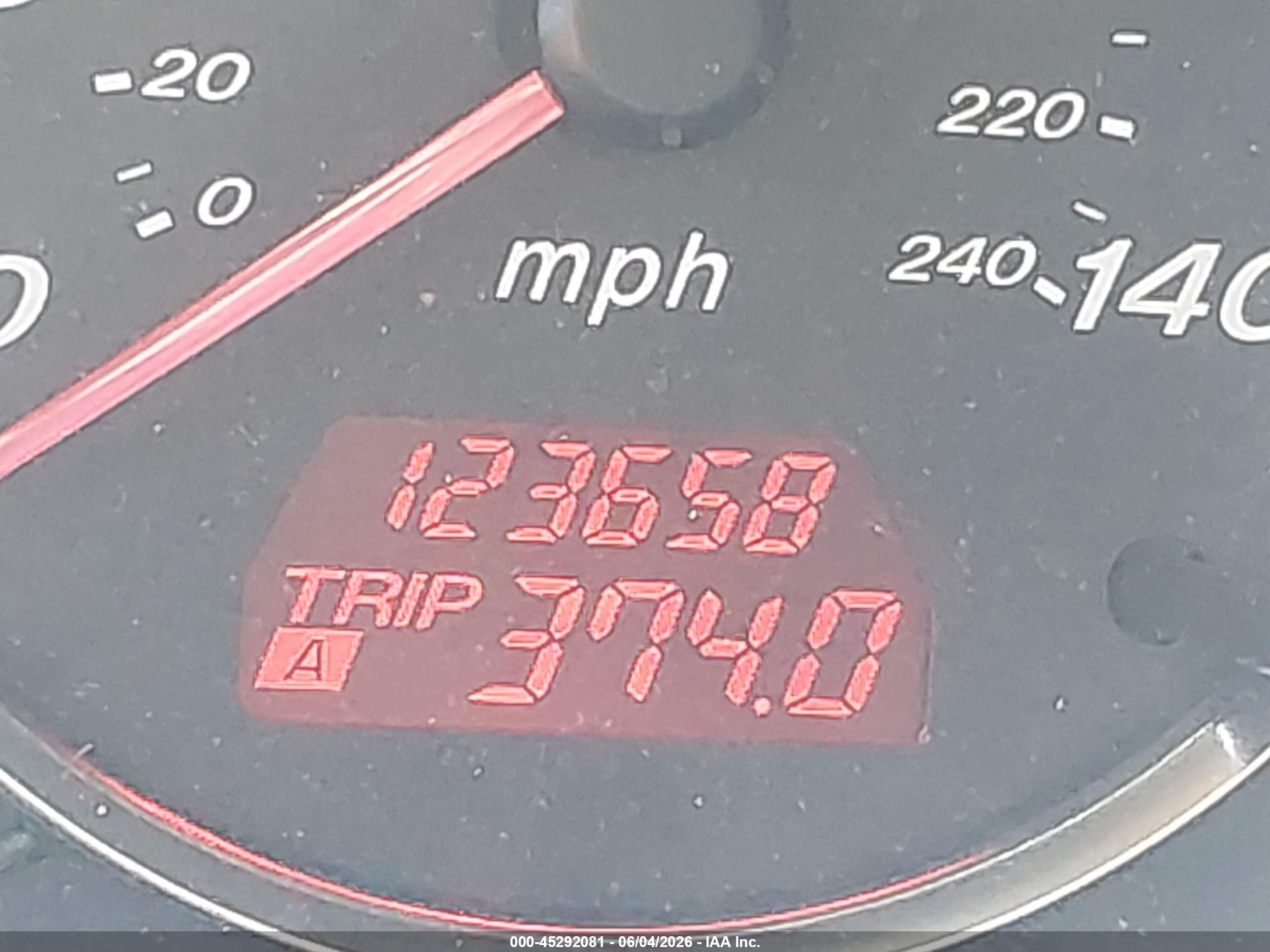 2004 Mazda Mazda6 I Red vin: 1YVFP84C545N80308