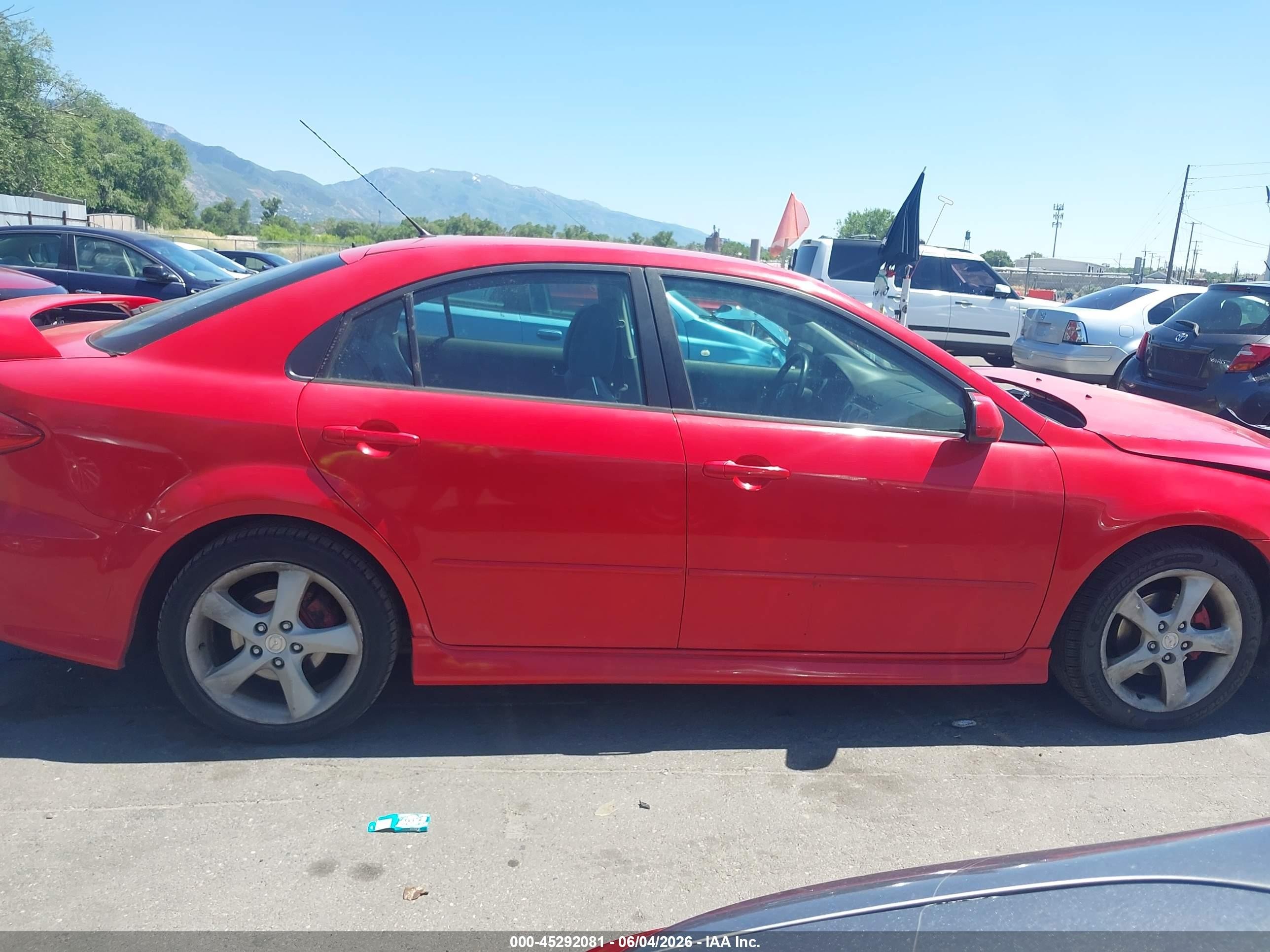 2004 Mazda Mazda6 I Red vin: 1YVFP84C545N80308