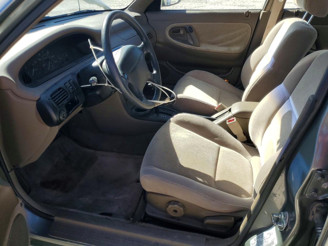 1996 Mazda 626 Dx Tan vin: 1YVGE22C4T5505625