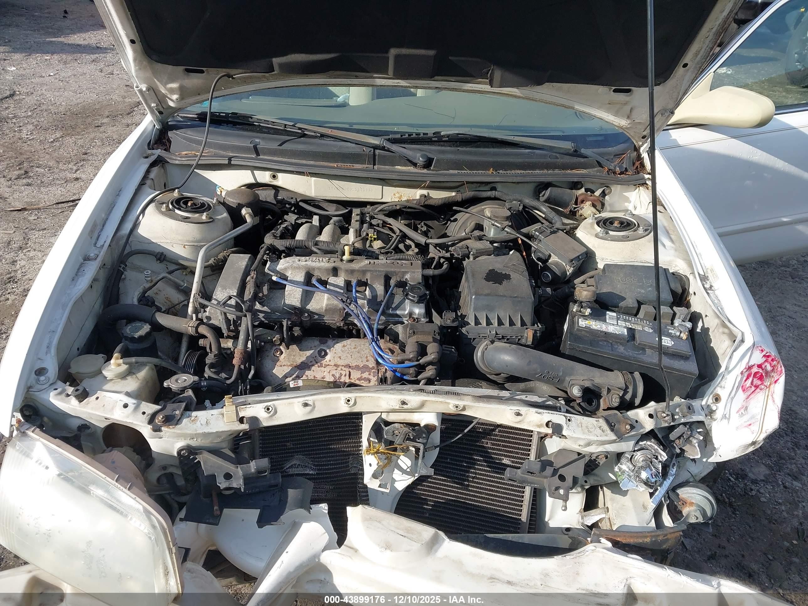 2001 Mazda 626 Es/lx White vin: 1YVGF22C015213836