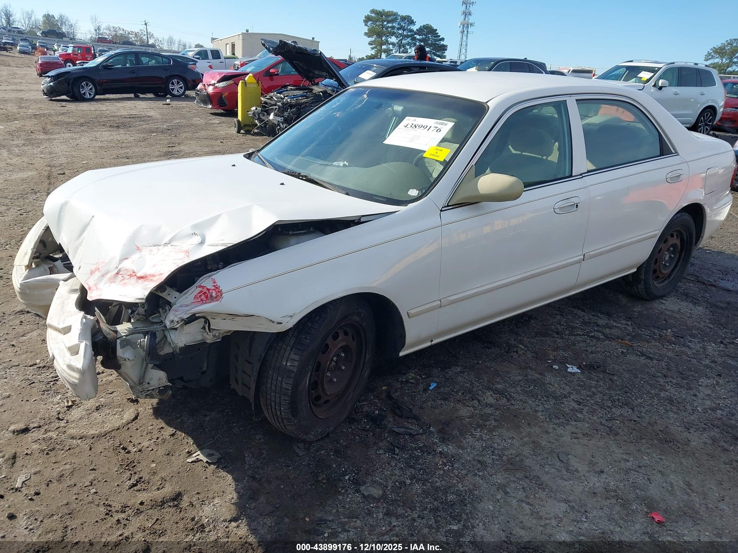 2001 Mazda 626 Es/lx White vin: 1YVGF22C015213836